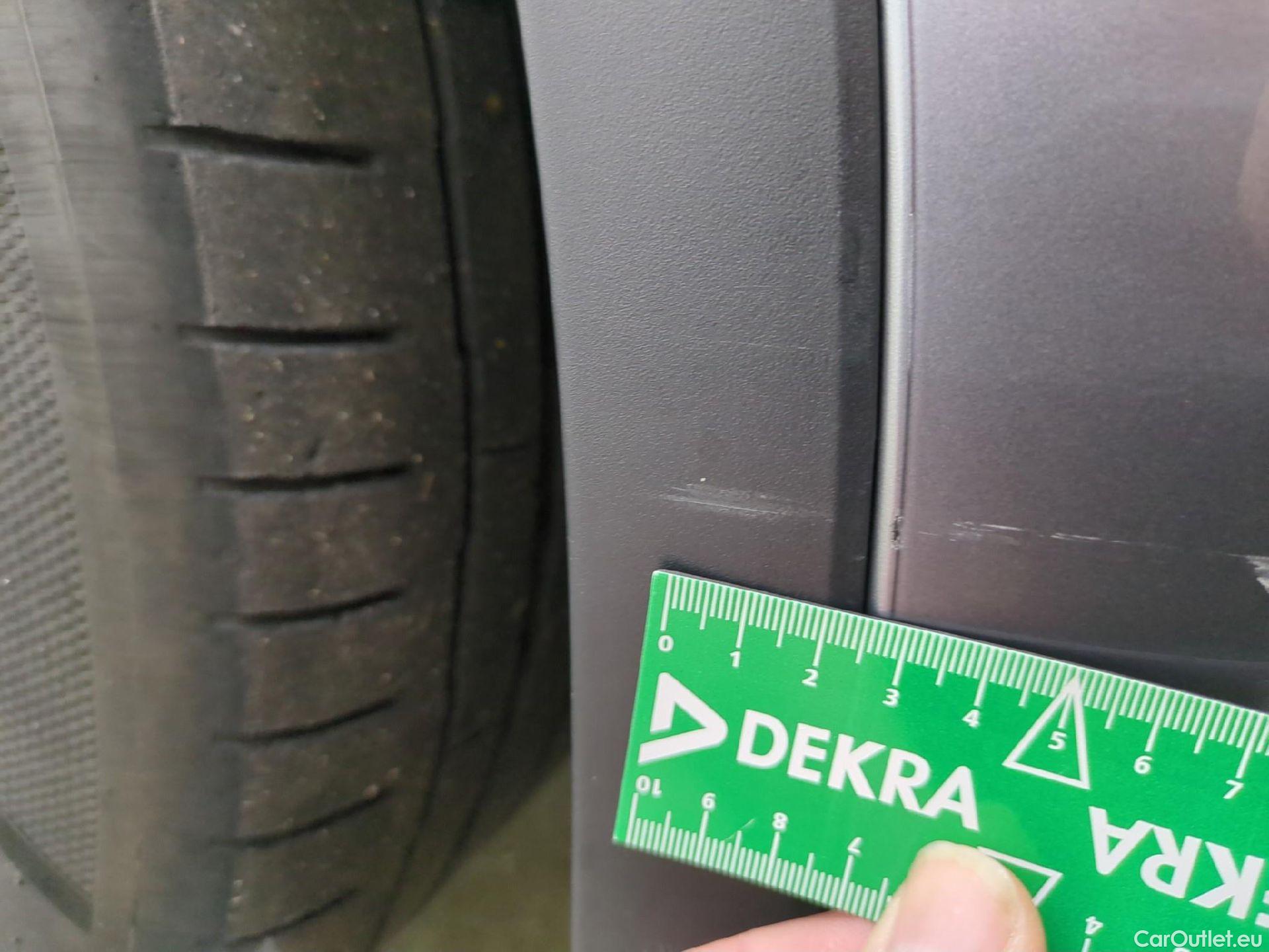  Tesla  Model Y TESLA  / 2021 / 5P / SUV RWD #18