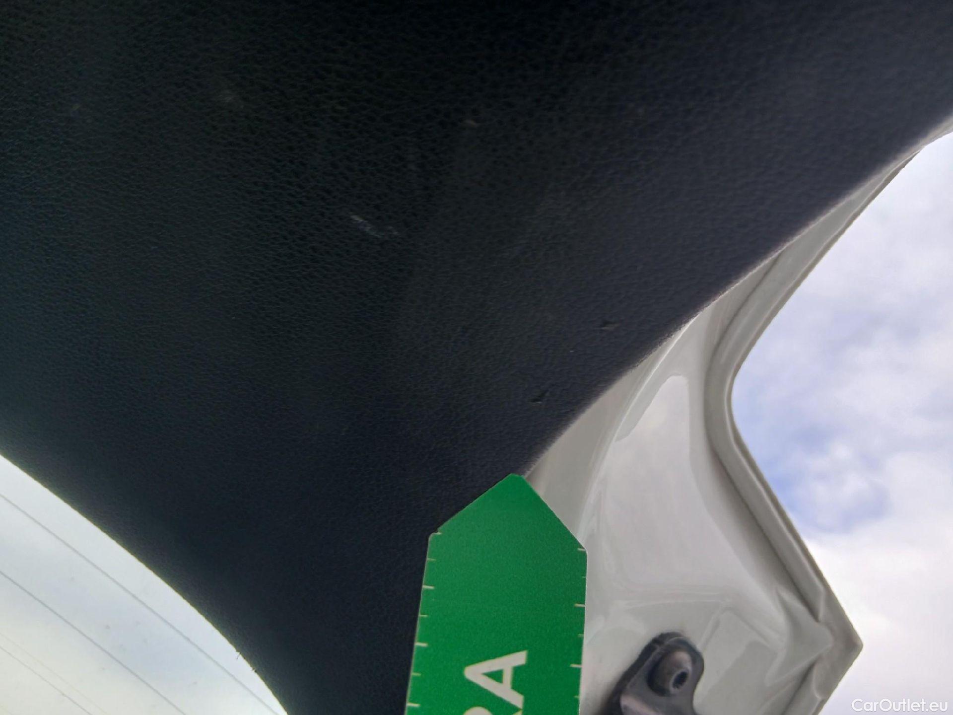  Audi  Q2 AUDI  / 2016 / 5P / todoterreno Design 30 TFSI 85kW (116CV) #3