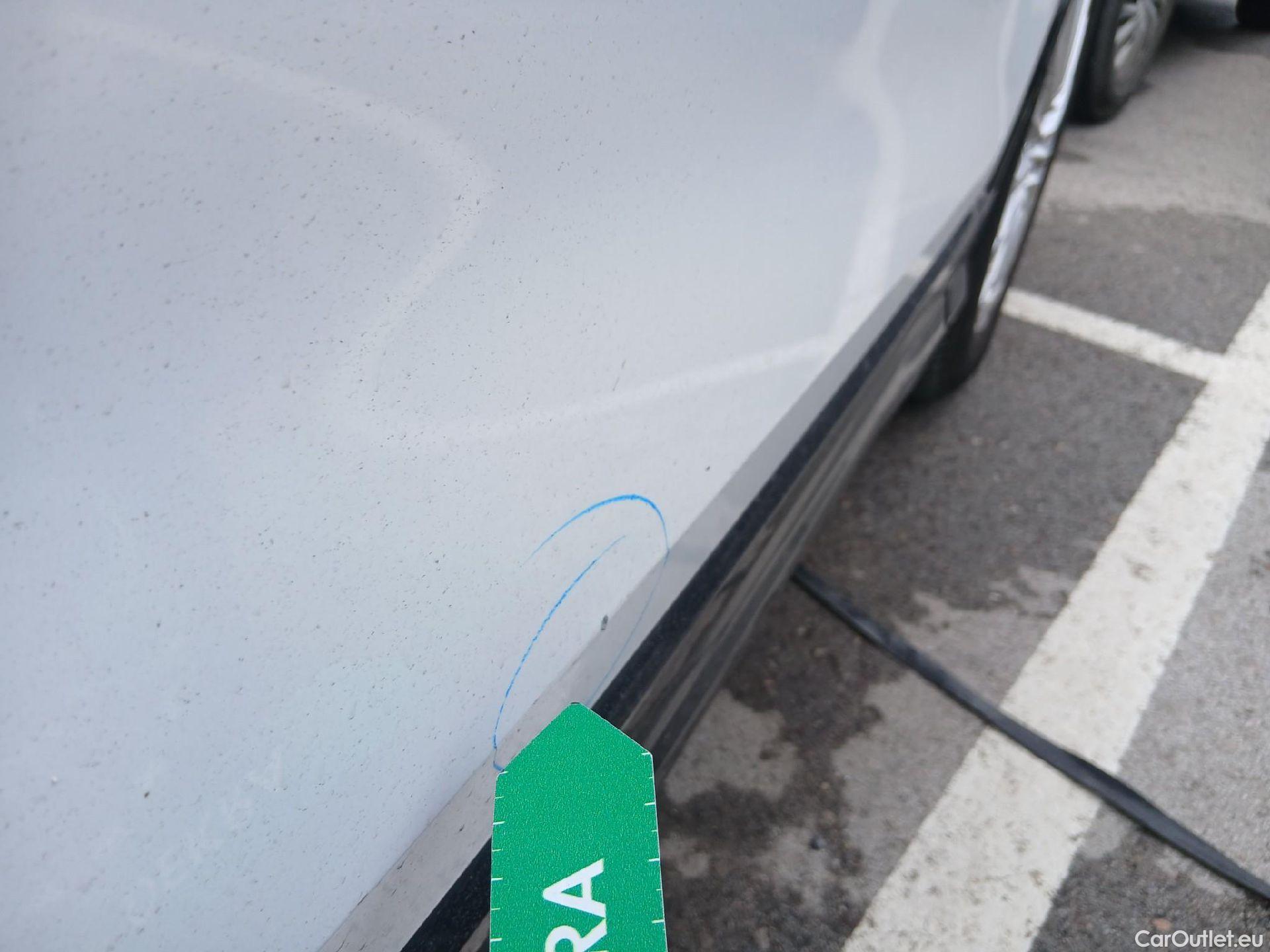  Audi  Q2 AUDI  / 2016 / 5P / todoterreno Design 30 TFSI 85kW (116CV) #30