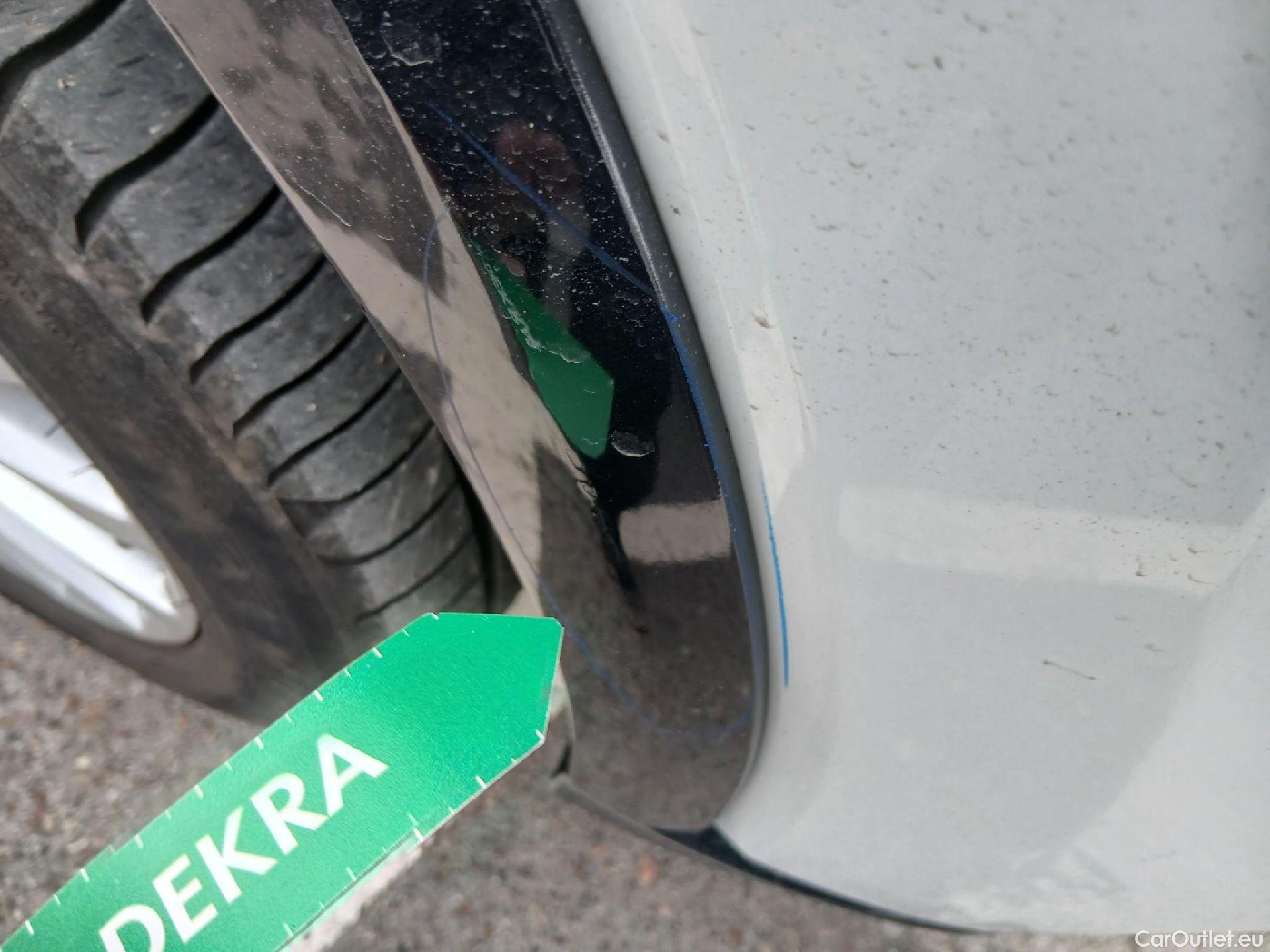  Audi  Q2 AUDI  / 2016 / 5P / todoterreno Design 30 TFSI 85kW (116CV) #35