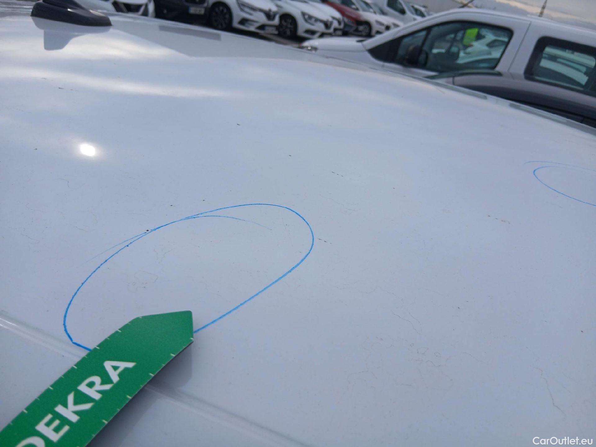  Audi  Q2 AUDI  / 2016 / 5P / todoterreno Design 30 TFSI 85kW (116CV) #37