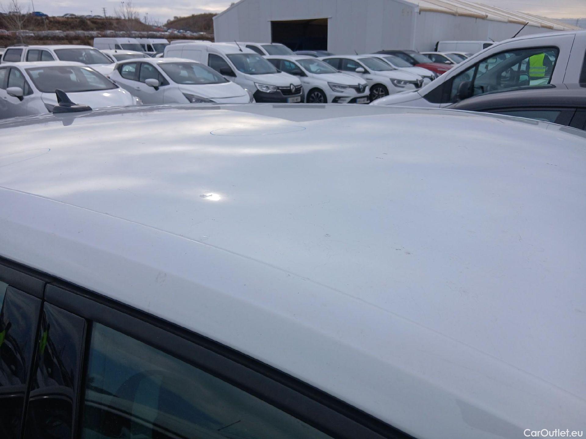  Audi  Q2 AUDI  / 2016 / 5P / todoterreno Design 30 TFSI 85kW (116CV) #36