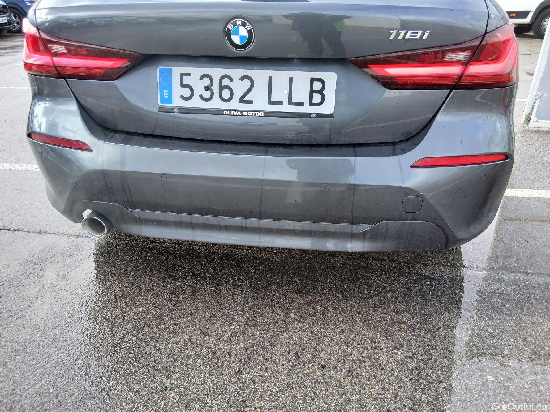  Bmw  Serie 1 BMW  / 2019 / 5P / berlina con portón 118i #16