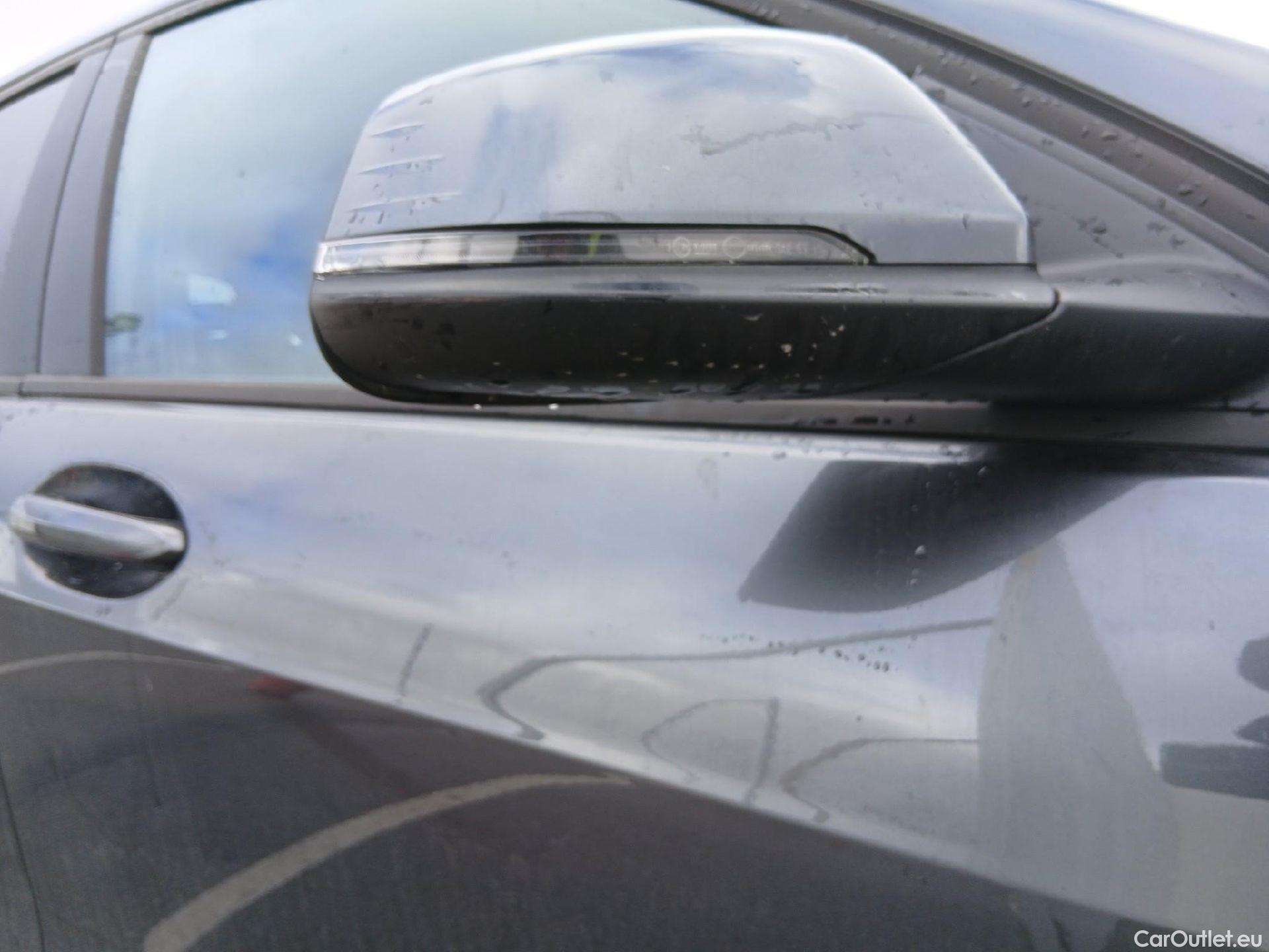  Bmw  Serie 1 BMW  / 2019 / 5P / berlina con portón 118i #29