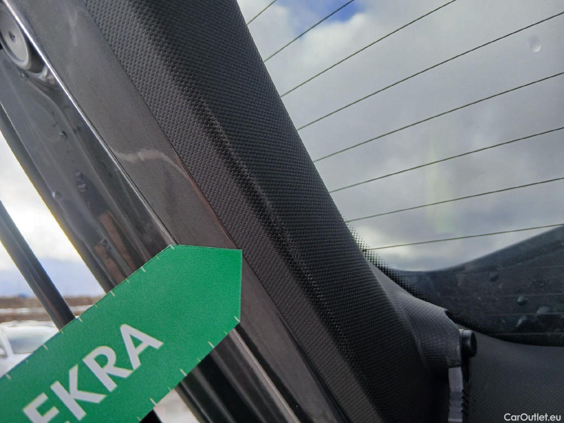  Bmw  Serie 1 BMW  / 2019 / 5P / berlina con portón 118i #20