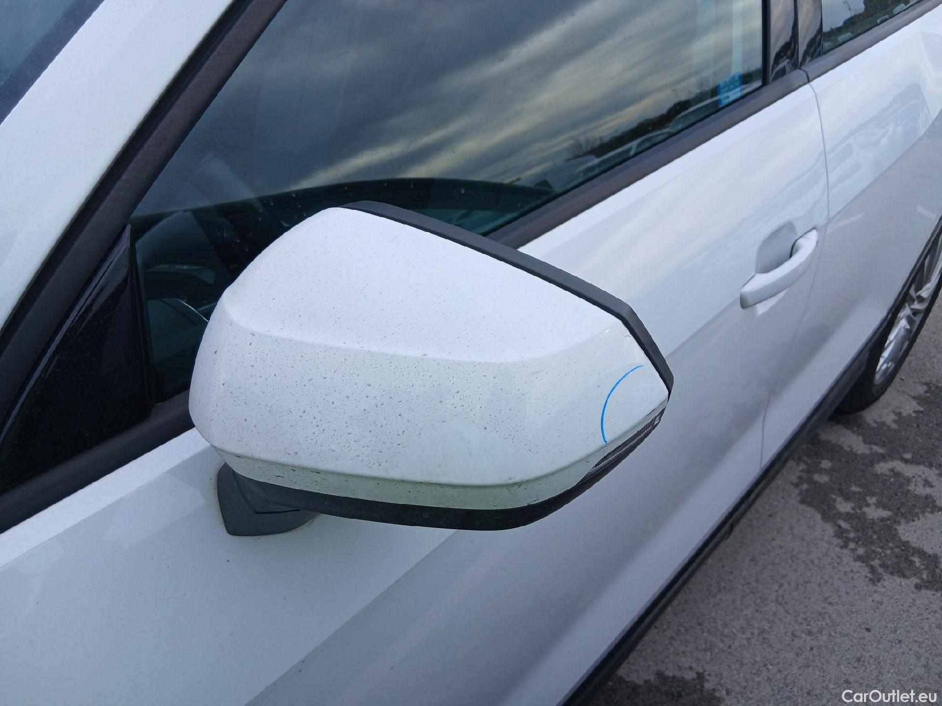  Audi  Q2 AUDI  / 2016 / 5P / todoterreno Design 30 TFSI 85kW (116CV) #8