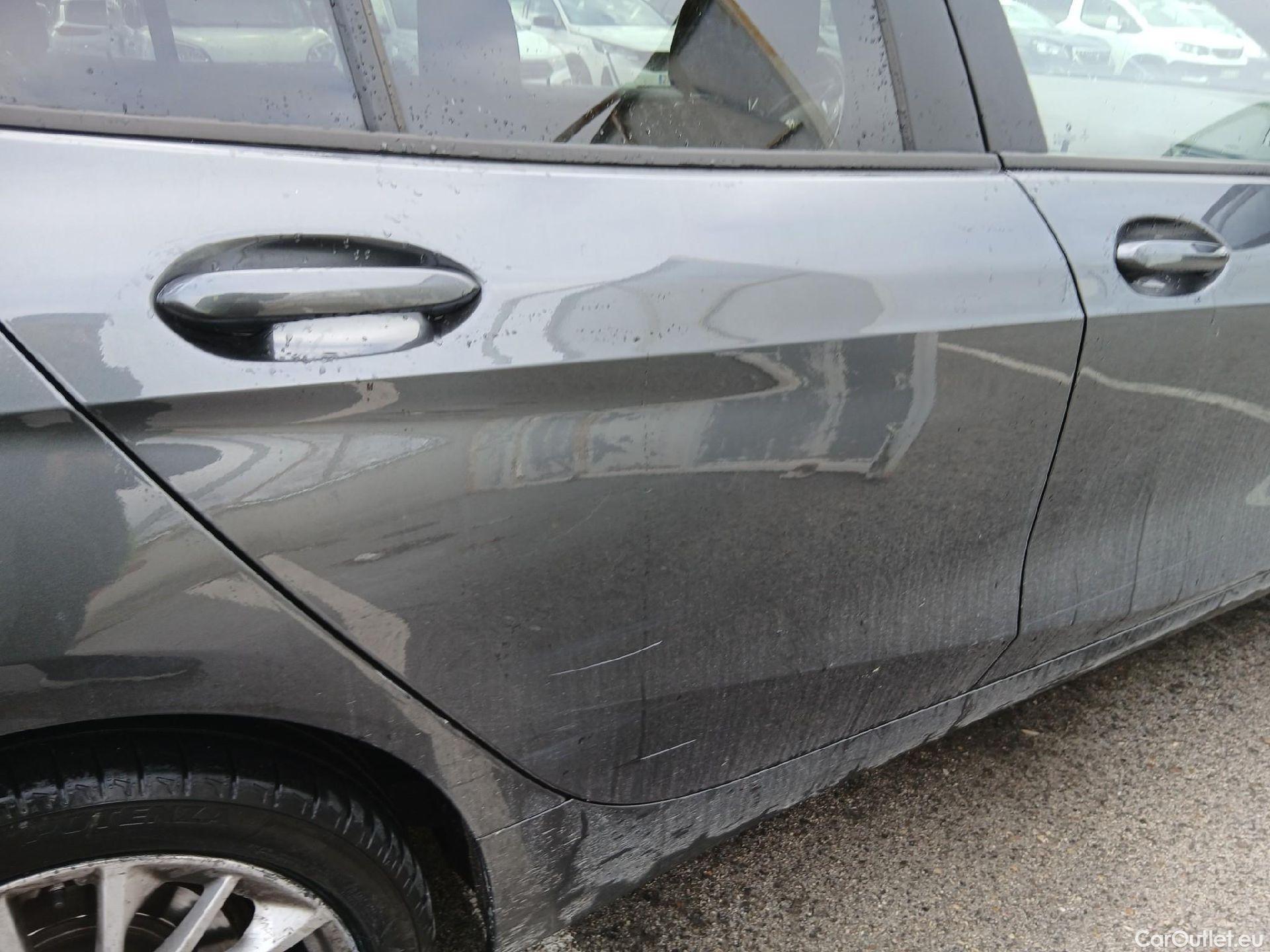  Bmw  Serie 1 BMW  / 2019 / 5P / berlina con portón 118i #23