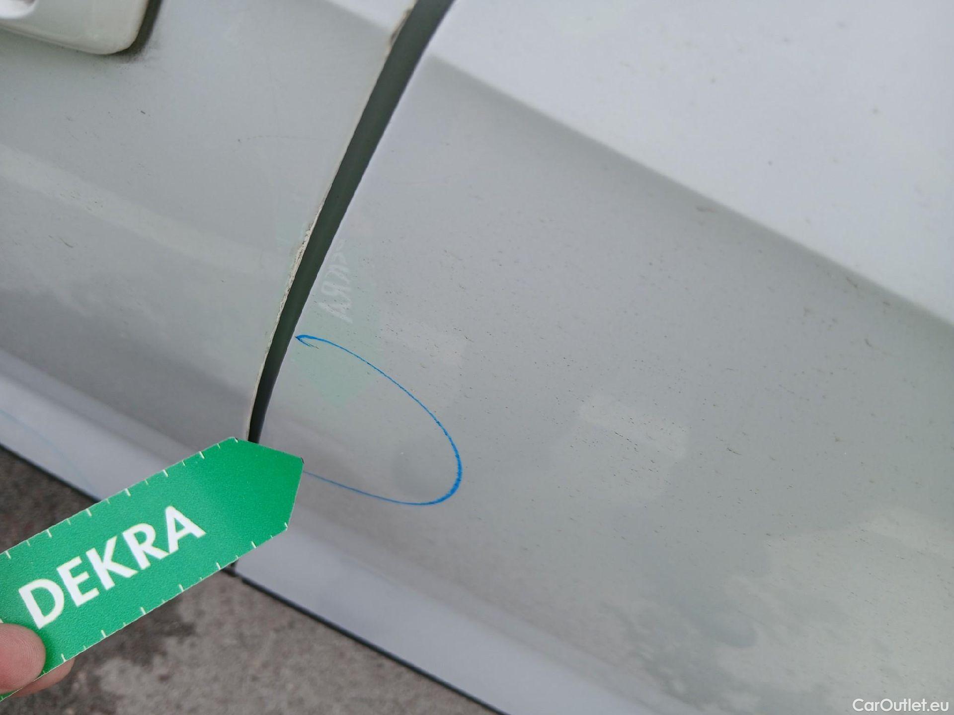  Audi  Q2 AUDI  / 2016 / 5P / todoterreno Design 30 TFSI 85kW (116CV) #12