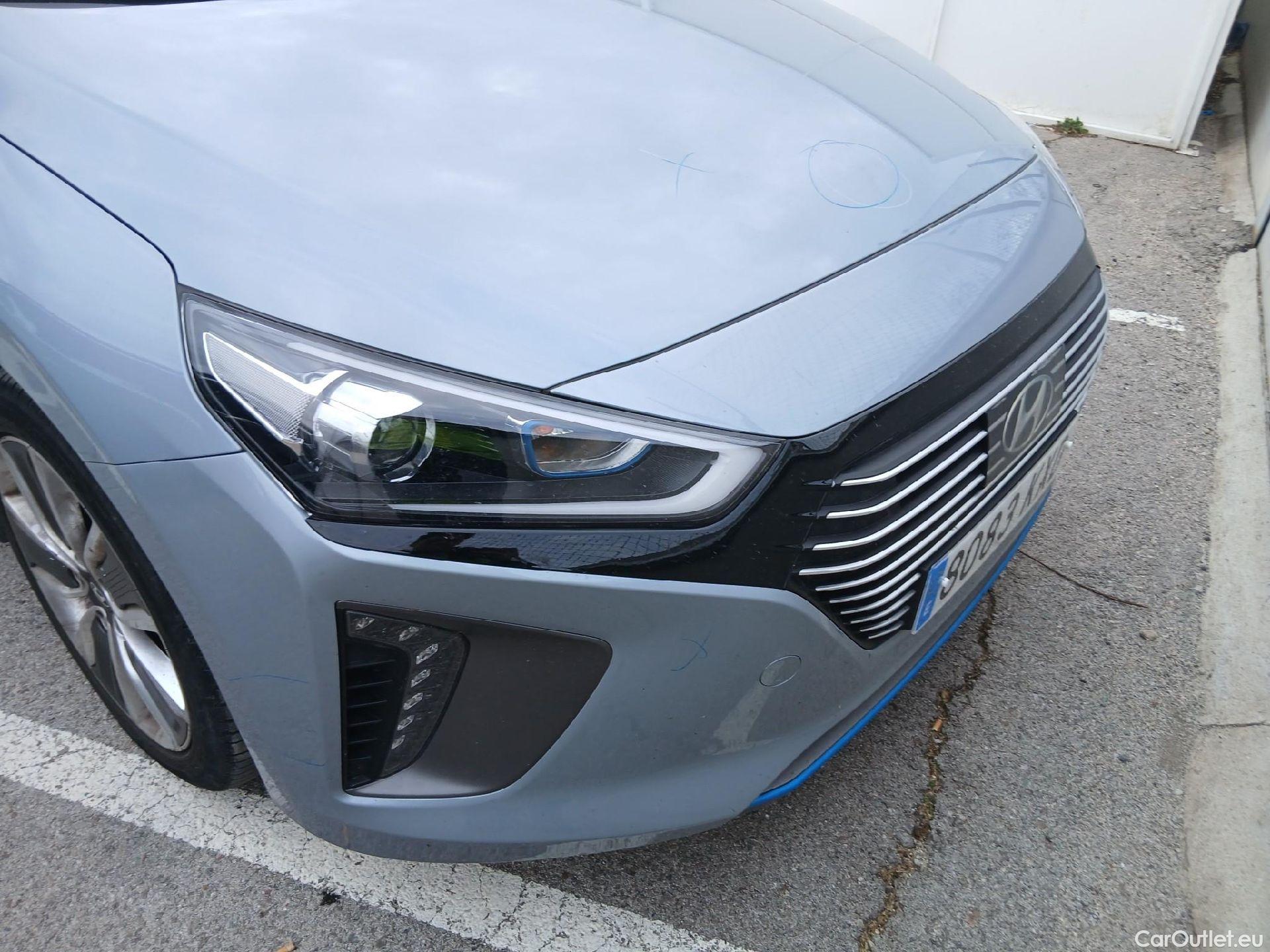  Hyundai   Ioniq HYUNDAI / 2016 / 5P / berlina con portón 1.6 GDI HEV Tecno DCT (AC) #10