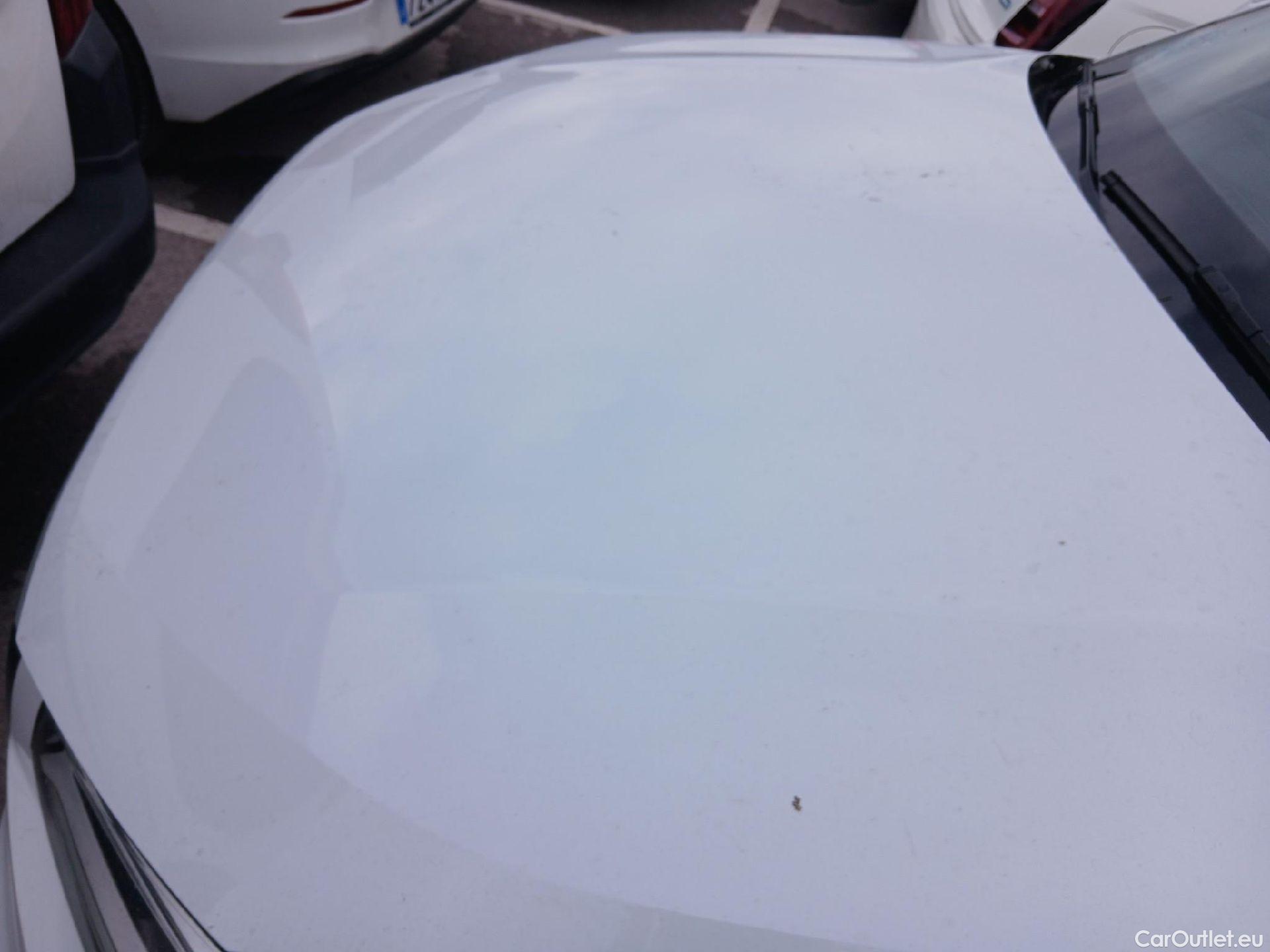  Audi  Q2 AUDI  / 2016 / 5P / todoterreno Design 30 TFSI 85kW (116CV) #38