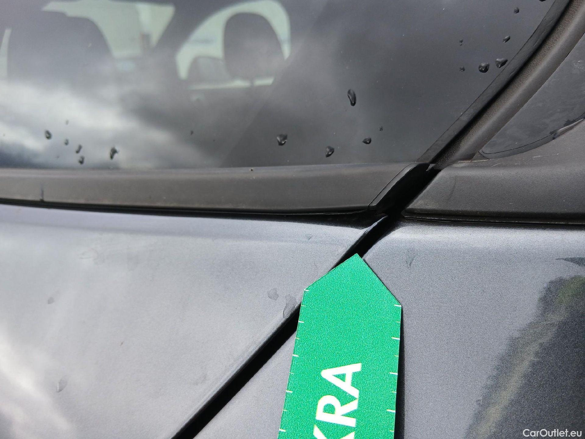  Bmw  Serie 1 BMW  / 2019 / 5P / berlina con portón 118i #39