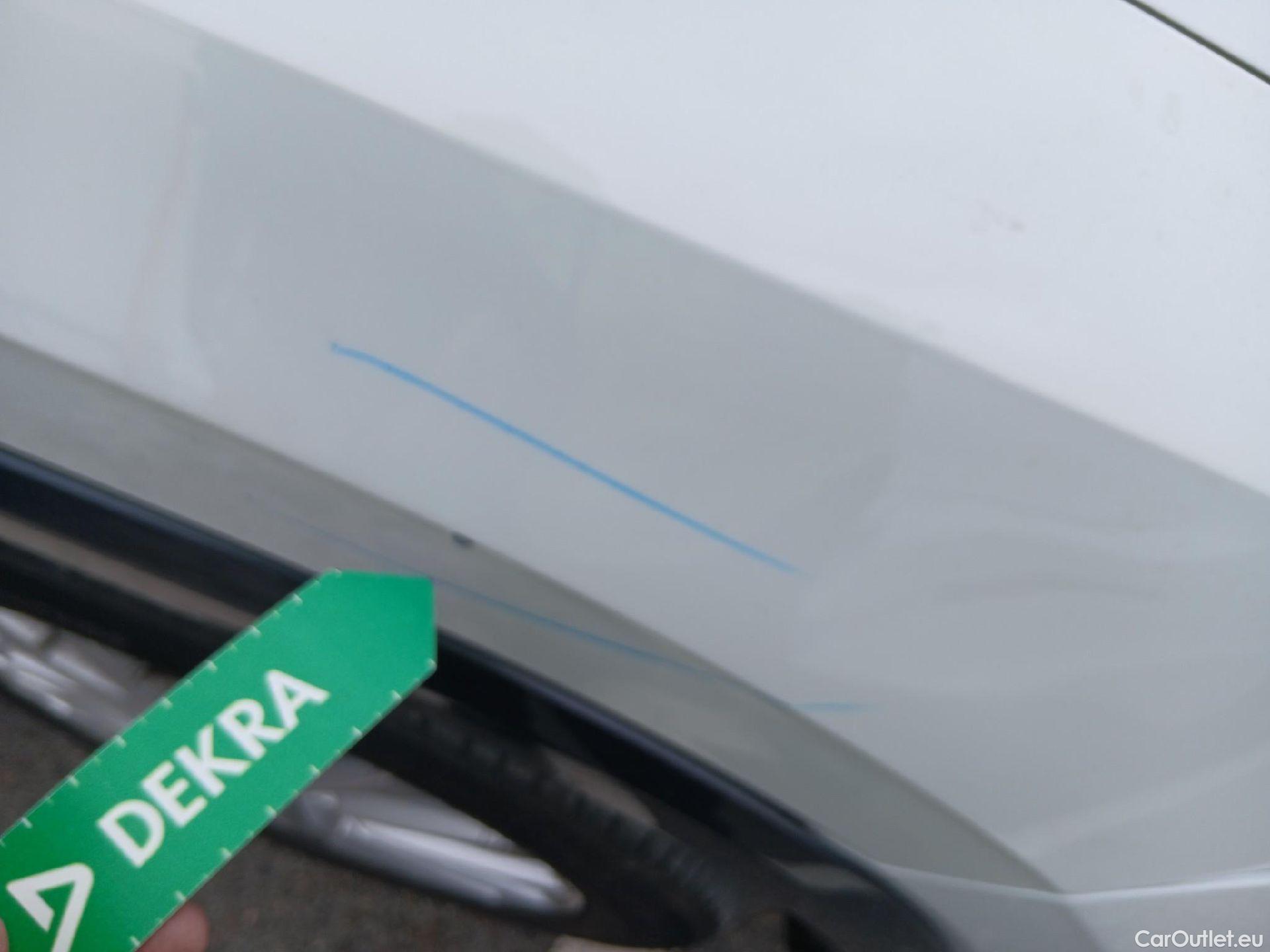  Audi  Q2 AUDI  / 2016 / 5P / todoterreno Design 30 TFSI 85kW (116CV) #33