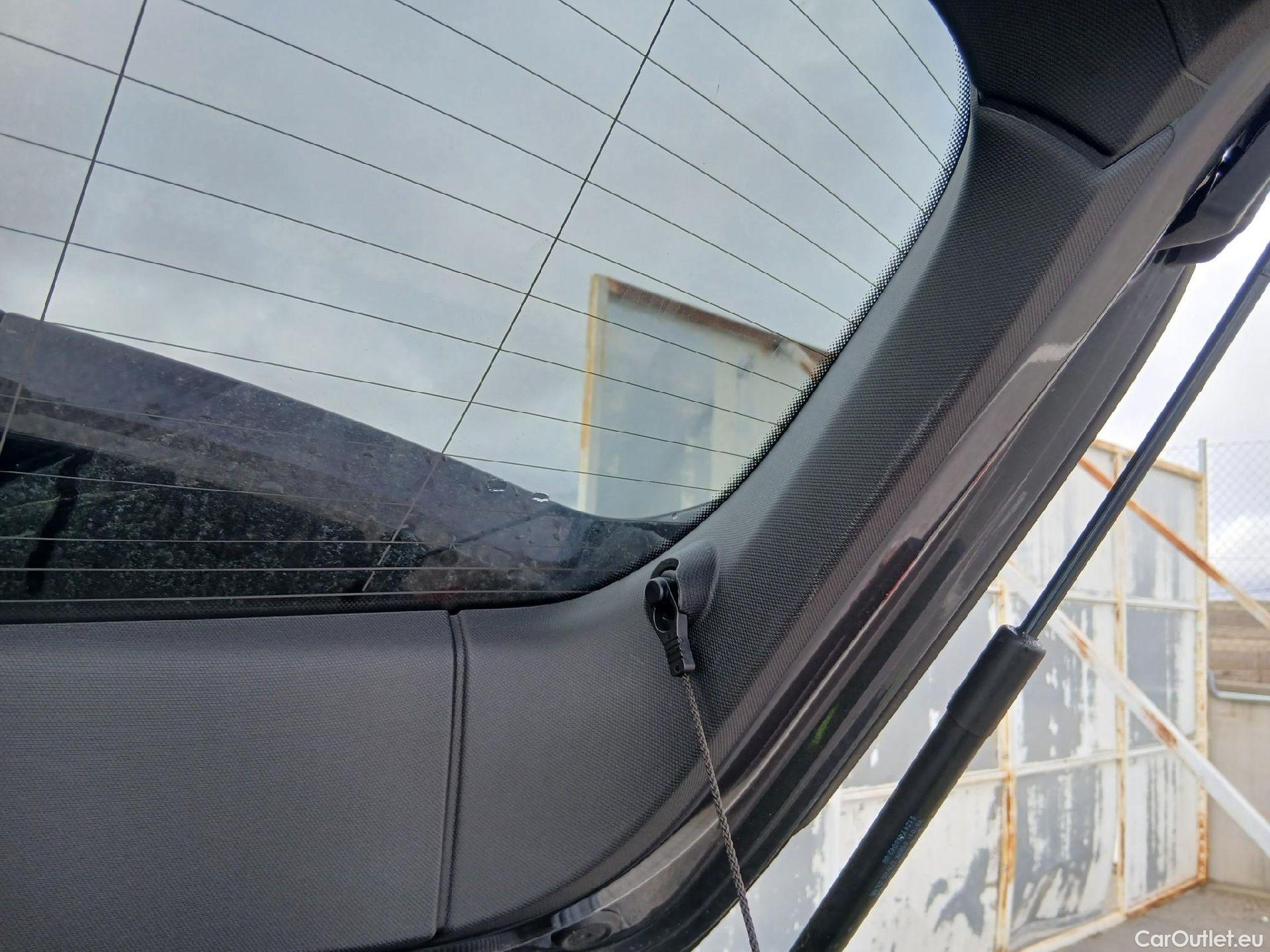  Bmw  Serie 1 BMW  / 2019 / 5P / berlina con portón 118i #21