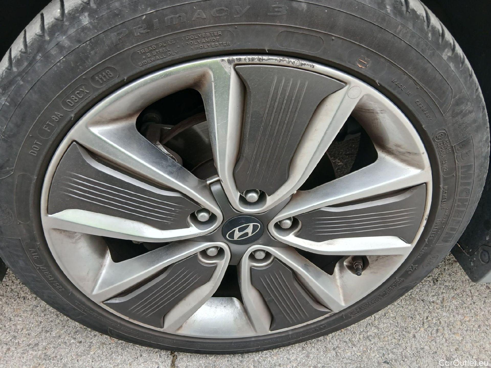  Hyundai   Ioniq HYUNDAI / 2016 / 5P / berlina con portón 1.6 GDI HEV Tecno DCT (AC) #1