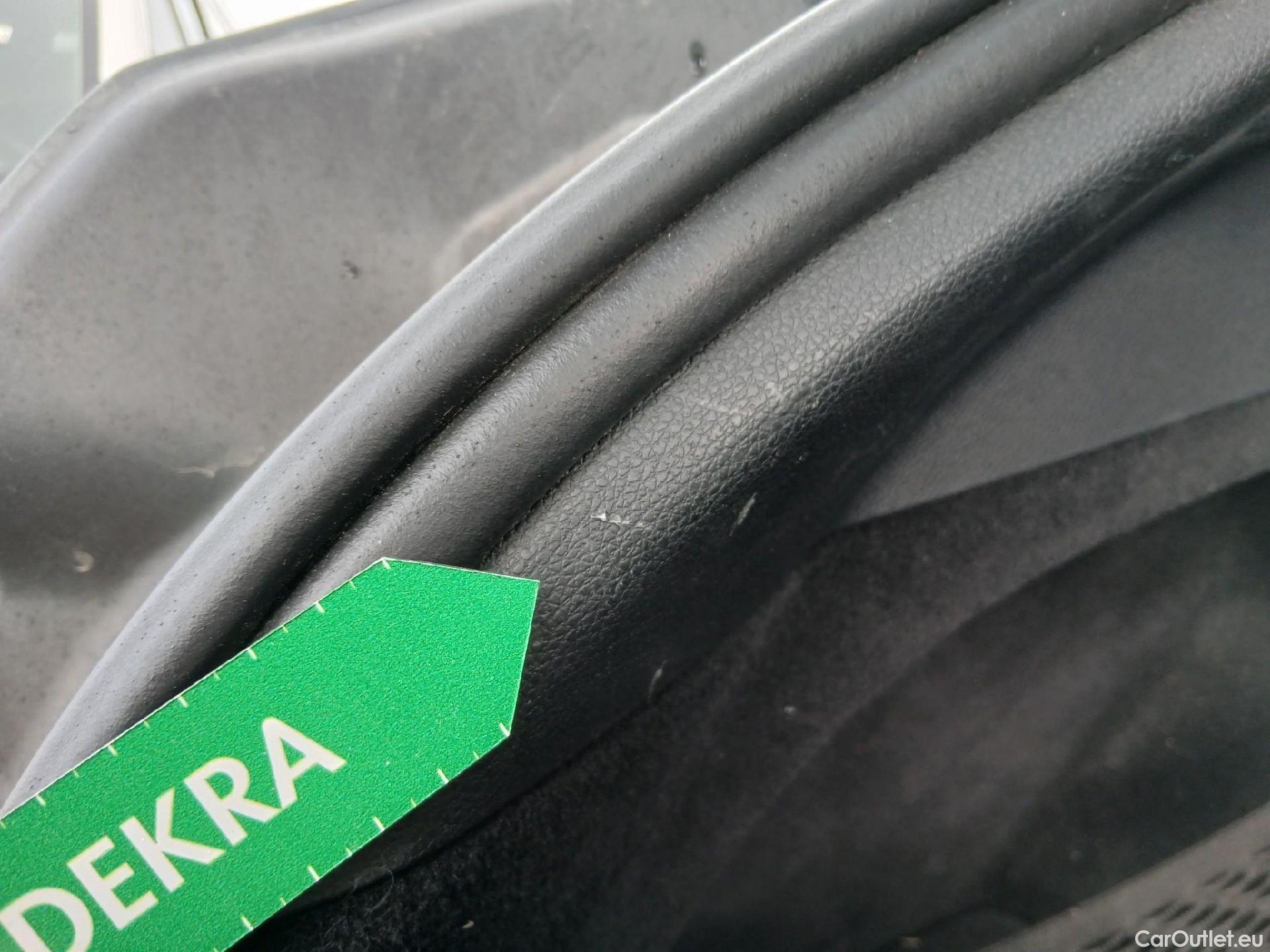  Mercedes  G-Klasee MERCEDES-BENZ GLC Coupé / 2019 / 5P / coupé GLC 220 d 4MATIC #28