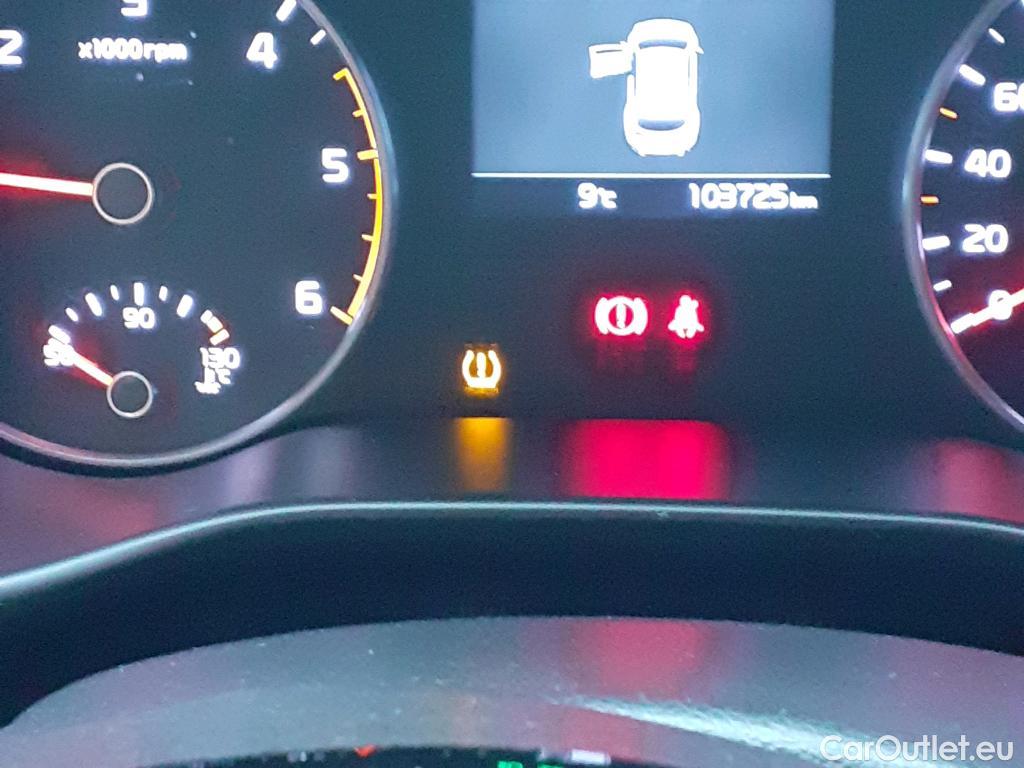  KIA  Sportage KIA  / 2018 / 5P / todoterreno 1.6 MHEV Concept 85kW (115CV) 4x2  #36