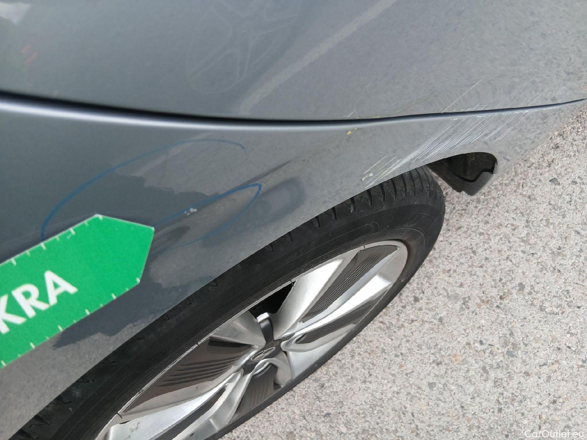  Hyundai   Ioniq HYUNDAI / 2016 / 5P / berlina con portón 1.6 GDI HEV Tecno DCT (AC) #22