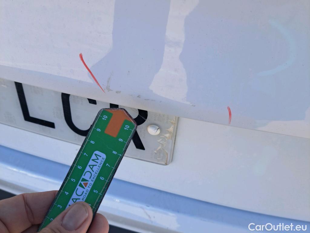  Hyundai  Tucson HYUNDAI  / 2018 / 5P / todoterreno 1.6 CRDI 85kW (116CV) 48V SLE 4X2(SP)(SL) #27