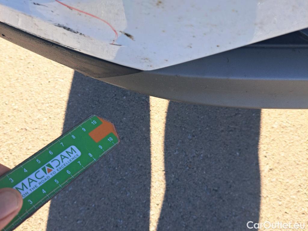  Hyundai  Tucson HYUNDAI  / 2018 / 5P / todoterreno 1.6 CRDI 85kW (116CV) 48V SLE 4X2(SP)(SL) #14