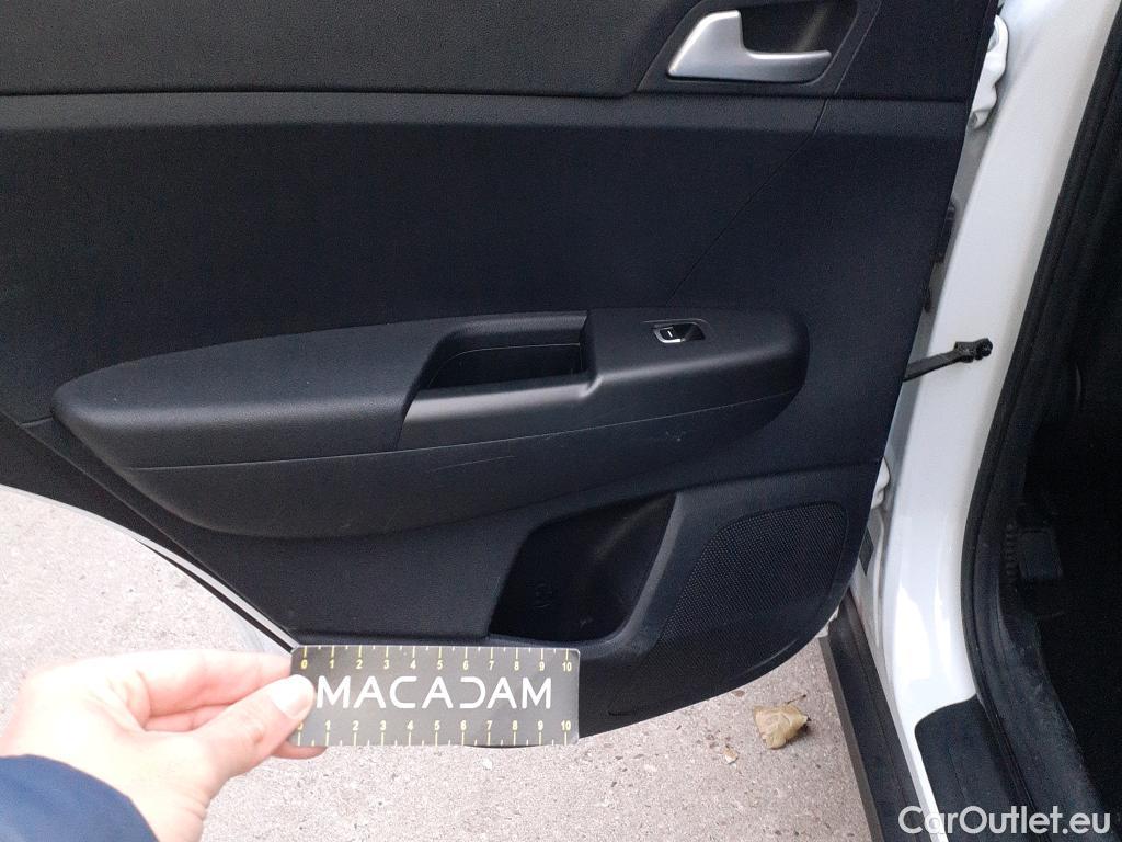  KIA  Sportage KIA  / 2018 / 5P / todoterreno 1.6 MHEV Concept 85kW (115CV) 4x2  #16