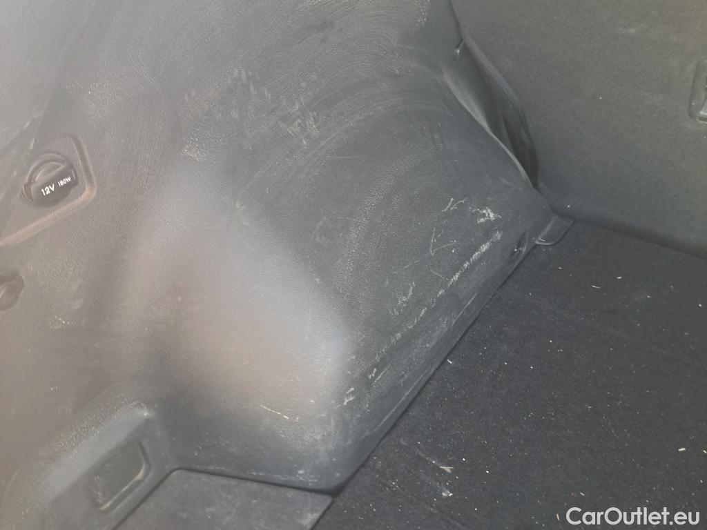  Hyundai  Tucson HYUNDAI  / 2018 / 5P / todoterreno 1.6 CRDI 85kW (116CV) 48V SLE 4X2(SP)(SL) #28