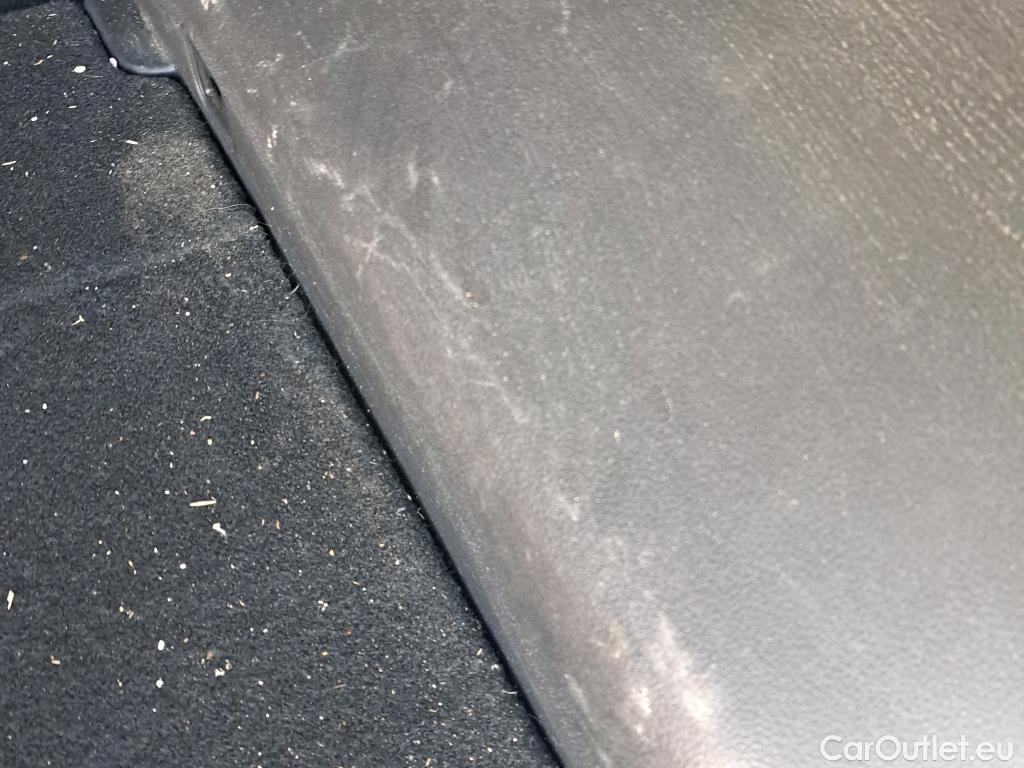  Hyundai  Tucson HYUNDAI  / 2018 / 5P / todoterreno 1.6 CRDI 85kW (116CV) 48V SLE 4X2(SP)(SL) #31