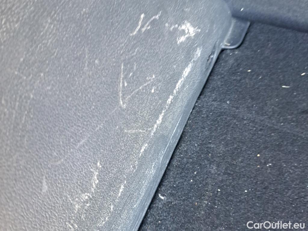  Hyundai  Tucson HYUNDAI  / 2018 / 5P / todoterreno 1.6 CRDI 85kW (116CV) 48V SLE 4X2(SP)(SL) #29