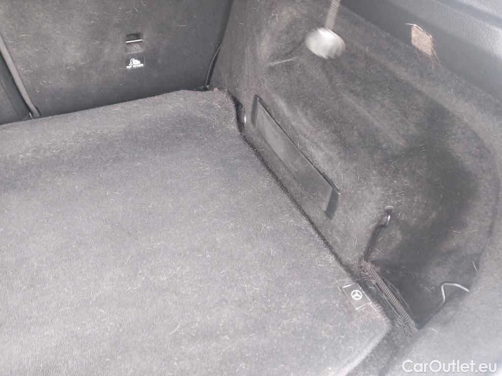  Mercedes  GLA MERCEDES-BENZ  / 2020 / 5P / todoterreno  180 #2