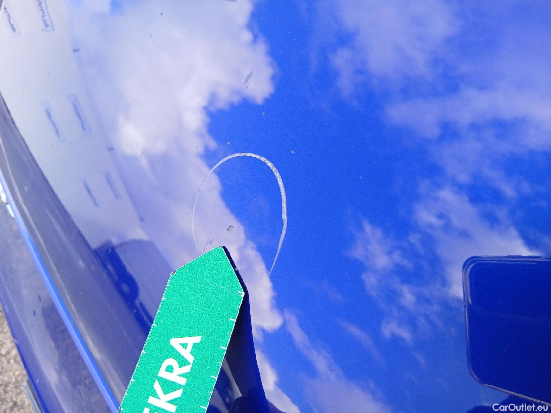  Volkswagen  Golf  VOLKSWAGEN / 2020 / 5P / berlina con portón R 2.0 TSI 235kW (320CV) 4Motion DSG #3