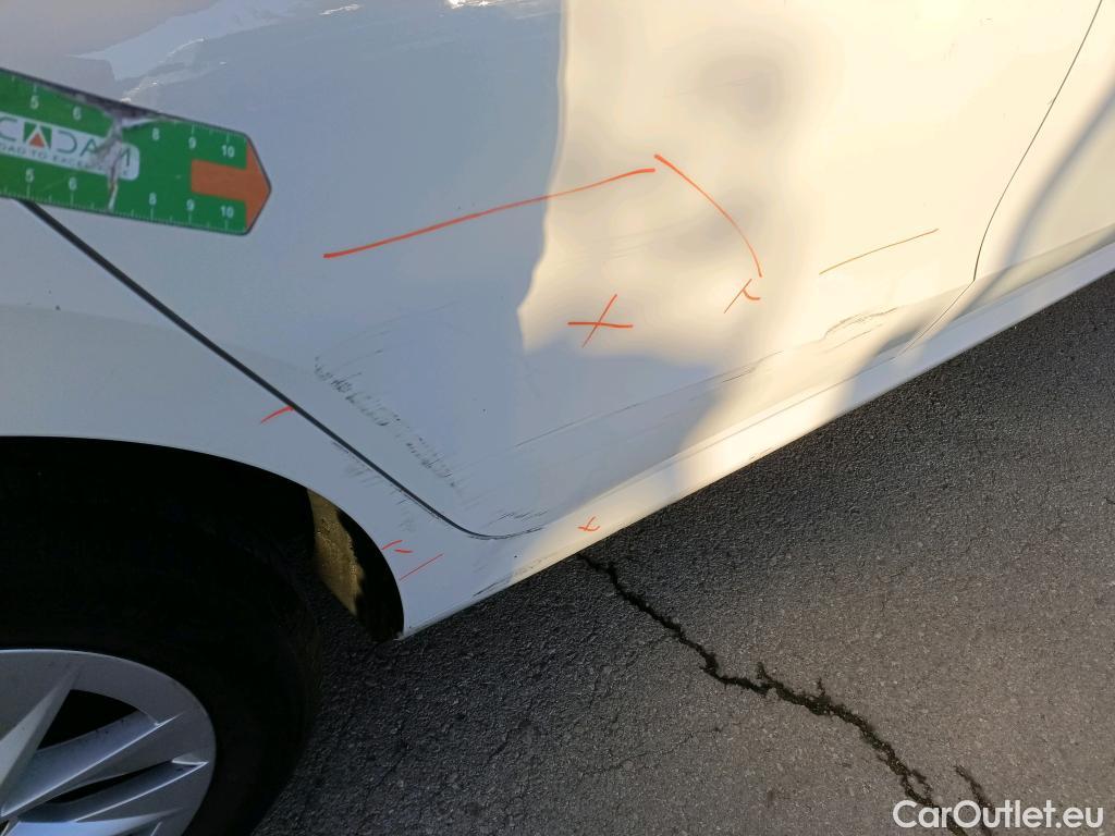  Skoda  Fabia SKODA  / 2021 / 5P / berlina con portón 1.0 TSI 70kW (95CV) Ambition (AC2) #1