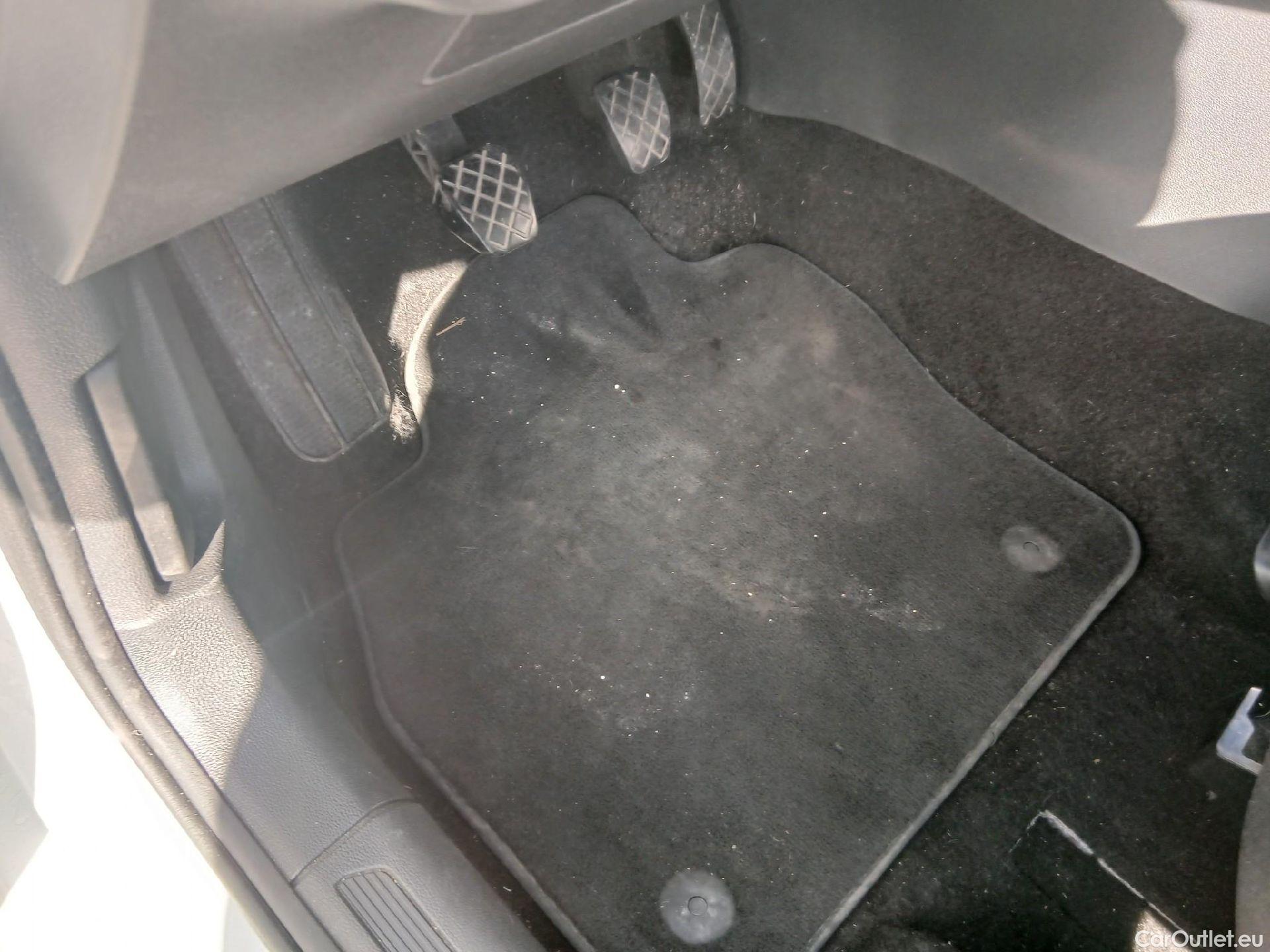  Volkswagen  Polo VOLKSWAGEN  / 2021 / 5P / berlina con portón Life 1.0 TSI 70kW (95CV) #42