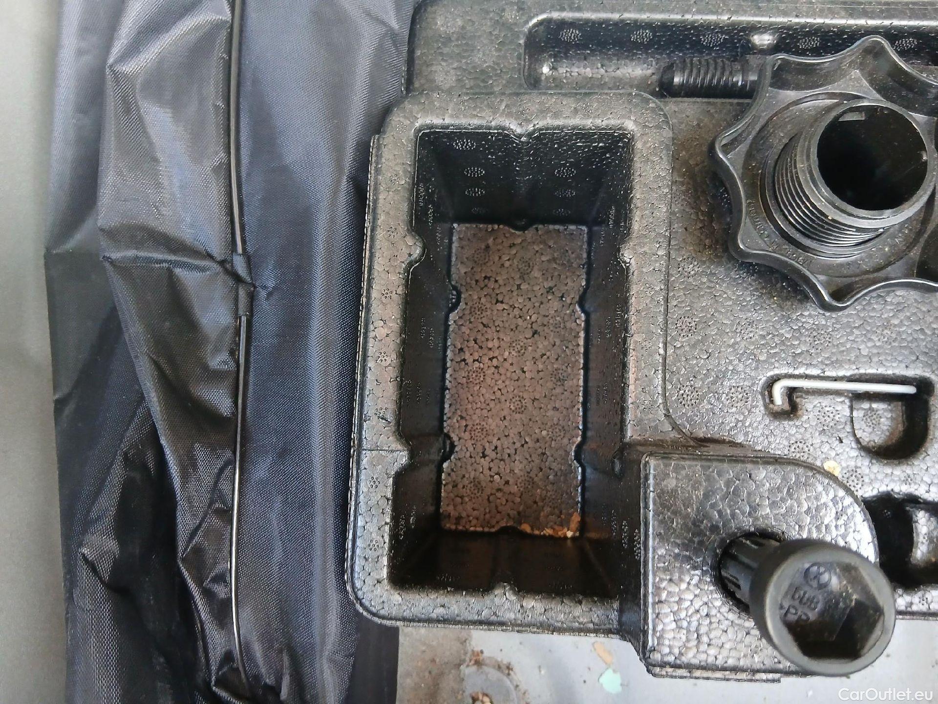  Volkswagen  Polo VOLKSWAGEN  / 2021 / 5P / berlina con portón Life 1.0 TSI 70kW (95CV) #1