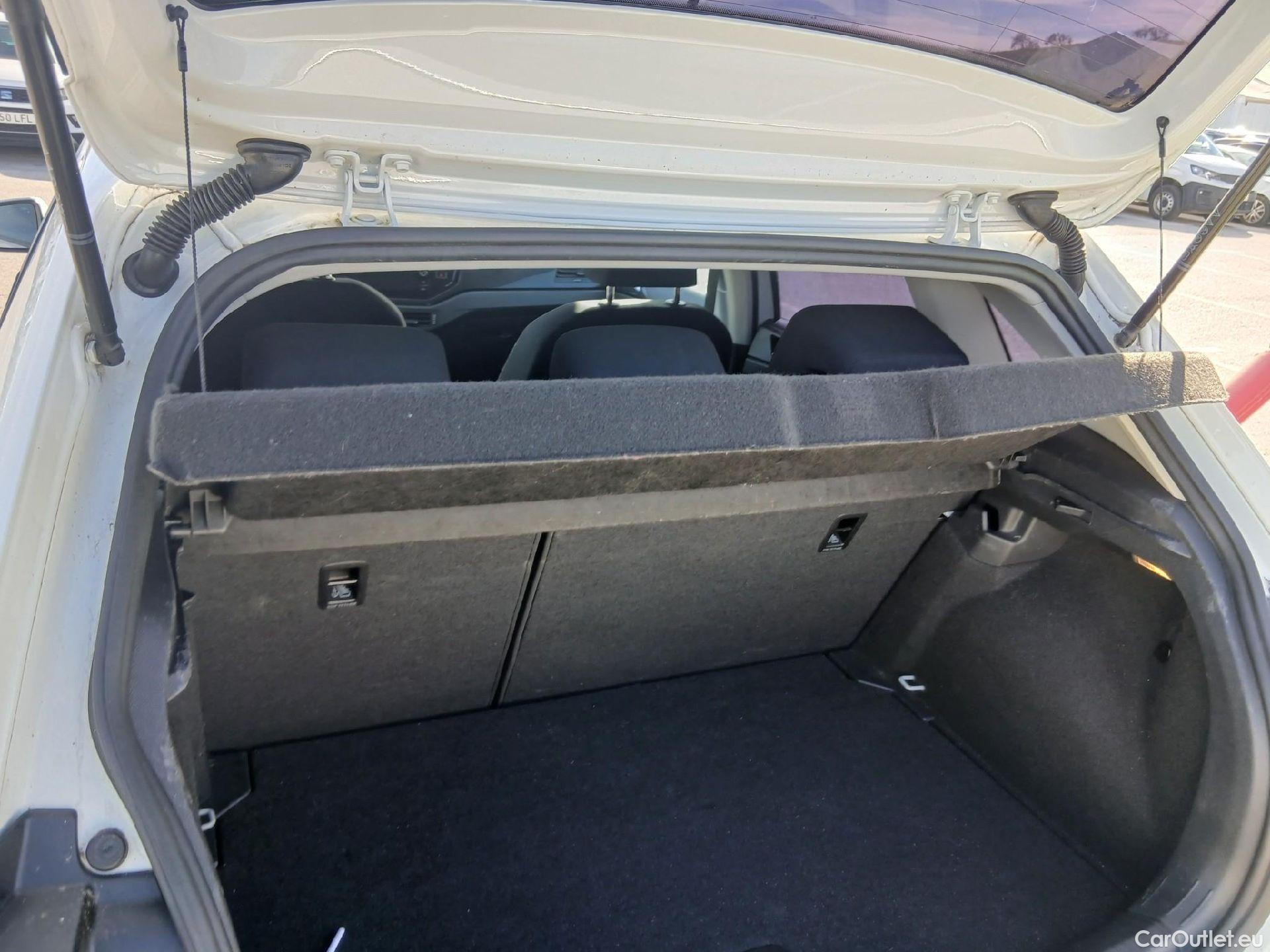  Volkswagen  Polo VOLKSWAGEN  / 2021 / 5P / berlina con portón Life 1.0 TSI 70kW (95CV) #25