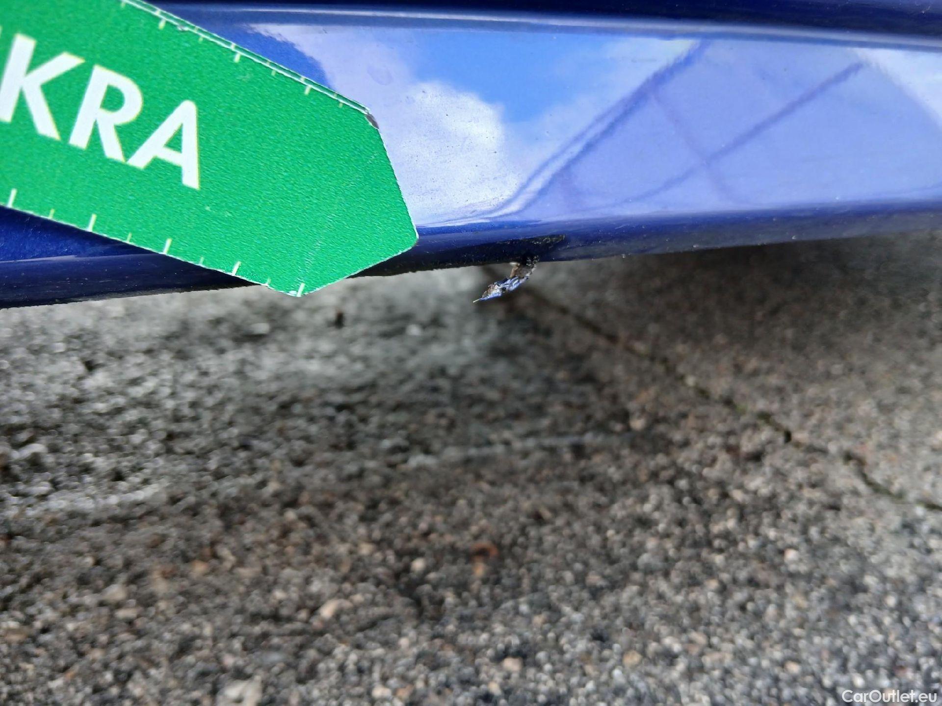  Volkswagen  Golf  VOLKSWAGEN / 2020 / 5P / berlina con portón R 2.0 TSI 235kW (320CV) 4Motion DSG #24