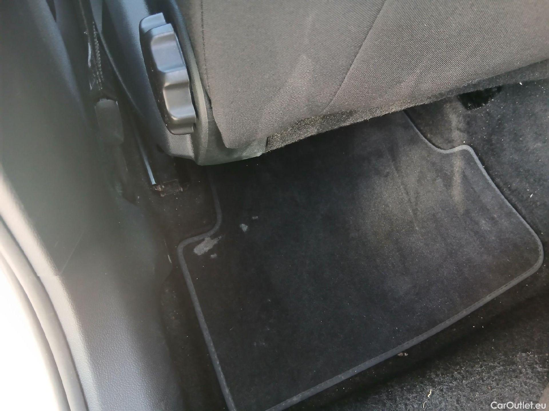  Volkswagen  Polo VOLKSWAGEN  / 2021 / 5P / berlina con portón Life 1.0 TSI 70kW (95CV) #43