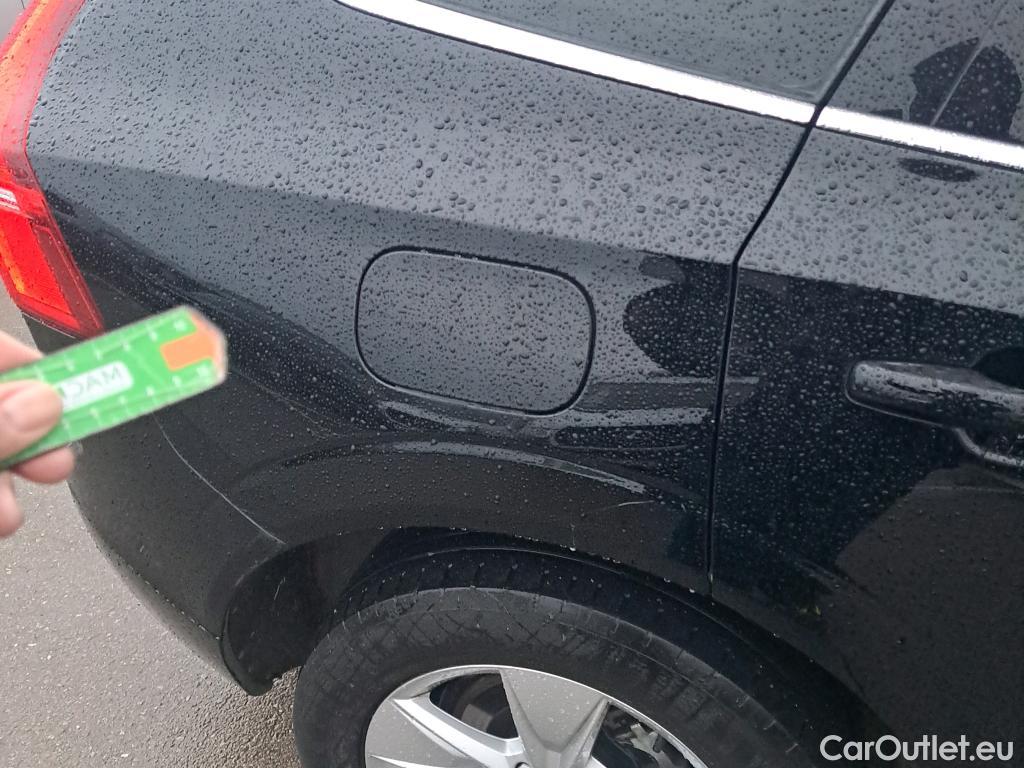  Volvo  XC60 VOLVO  / 2017 / 5P / todoterreno 2.0 B4 D Momentum Auto #4