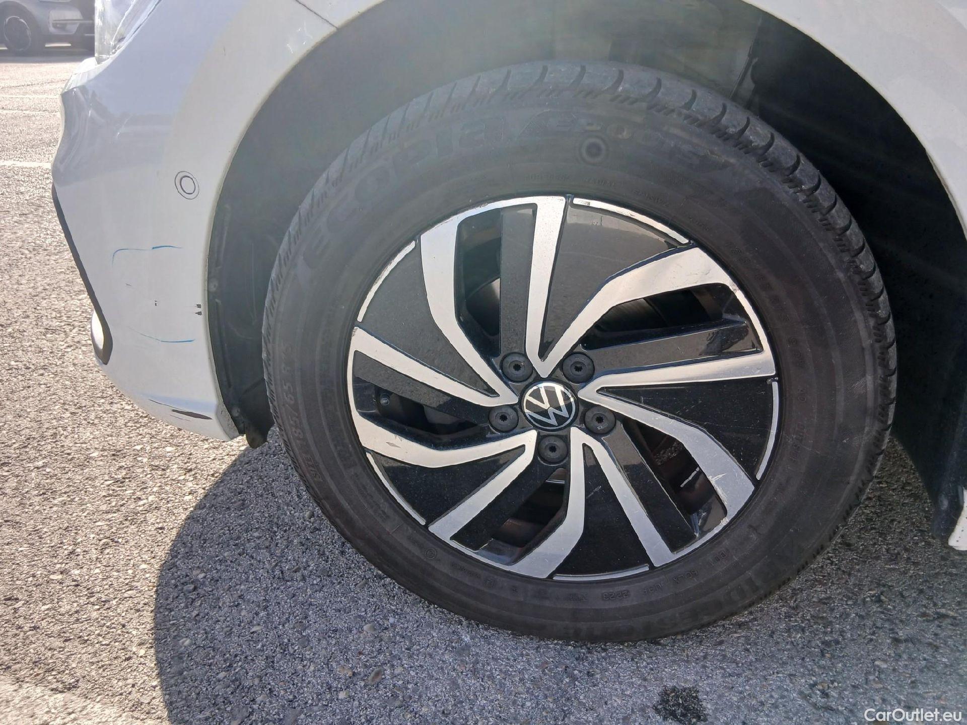  Volkswagen  Polo VOLKSWAGEN  / 2021 / 5P / berlina con portón Life 1.0 TSI 70kW (95CV) #39