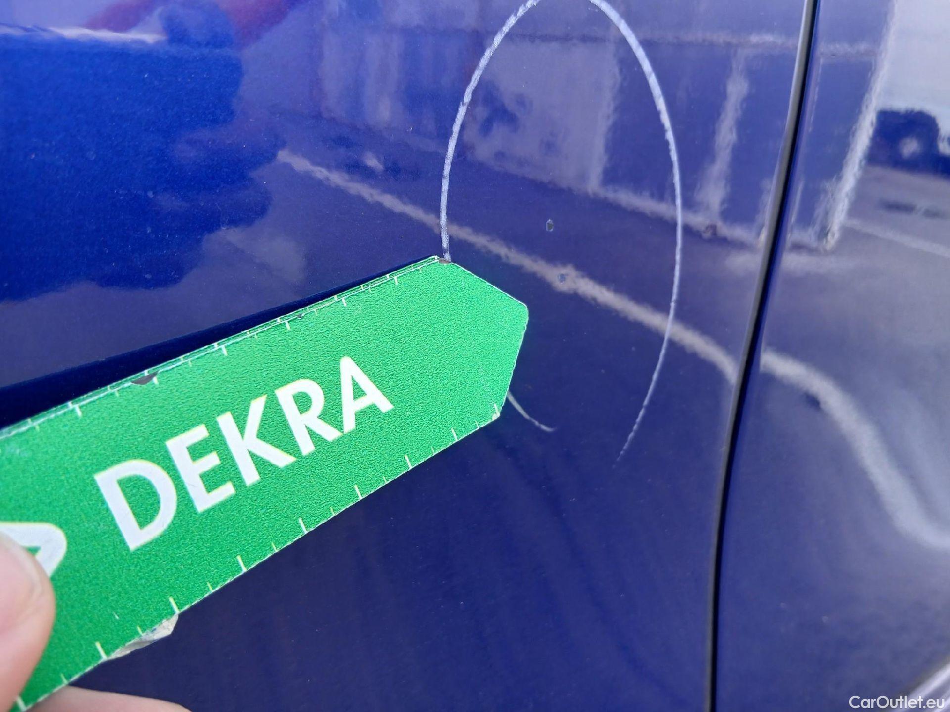  Volkswagen  Golf  VOLKSWAGEN / 2020 / 5P / berlina con portón R 2.0 TSI 235kW (320CV) 4Motion DSG #21