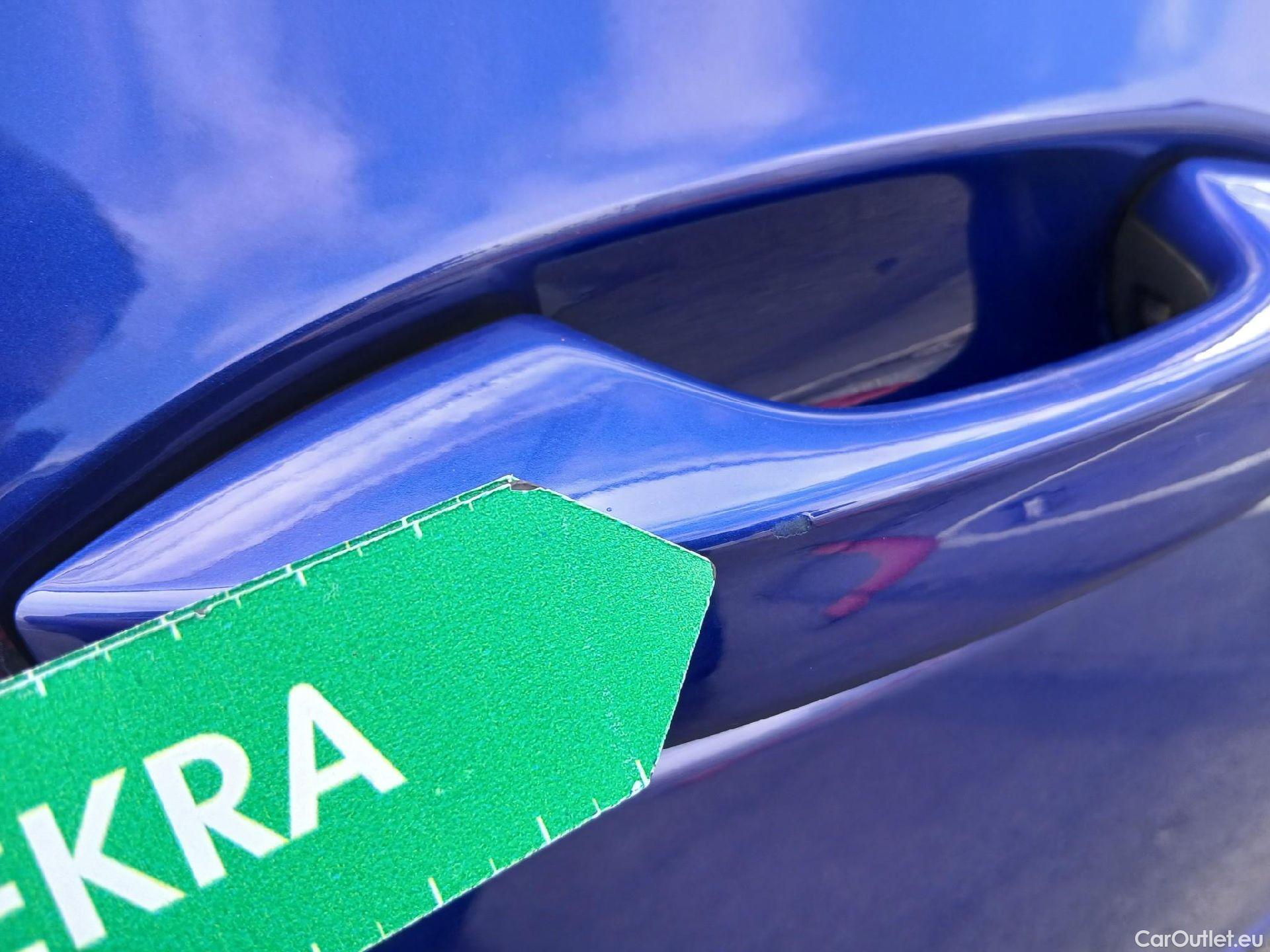  Volkswagen  Golf  VOLKSWAGEN / 2020 / 5P / berlina con portón R 2.0 TSI 235kW (320CV) 4Motion DSG #20