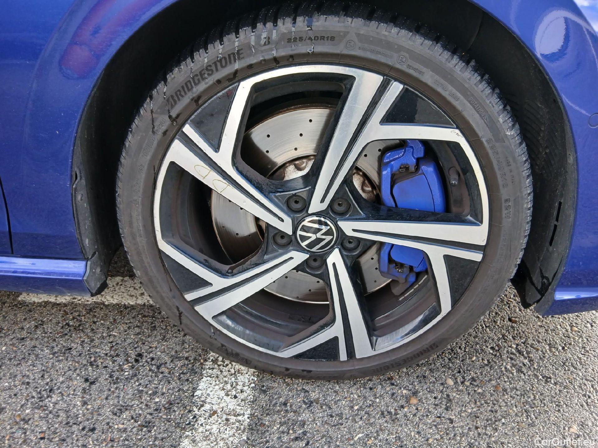  Volkswagen  Golf  VOLKSWAGEN / 2020 / 5P / berlina con portón R 2.0 TSI 235kW (320CV) 4Motion DSG #27