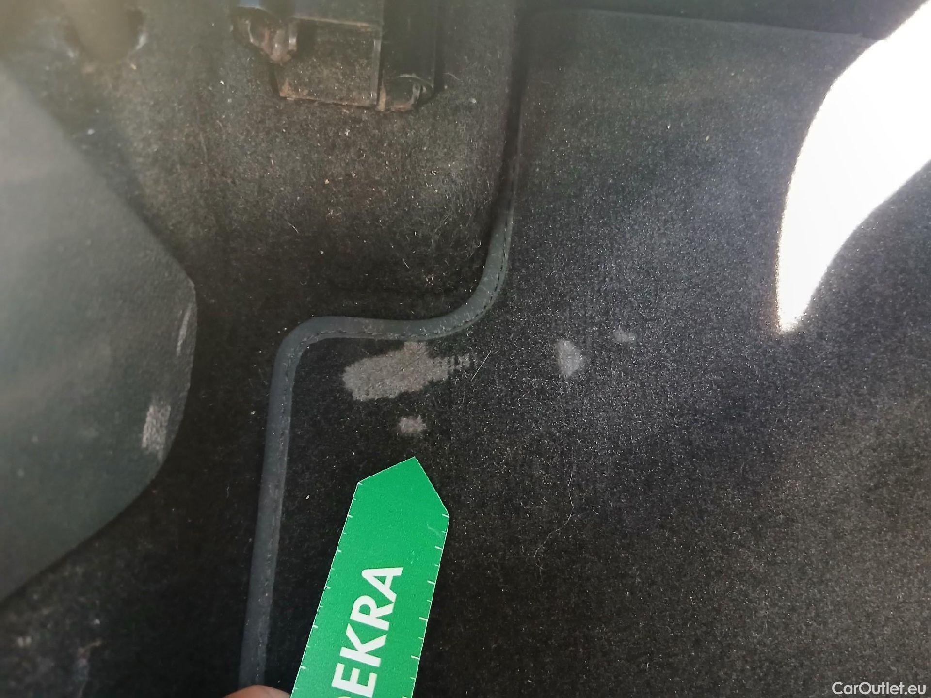  Volkswagen  Polo VOLKSWAGEN  / 2021 / 5P / berlina con portón Life 1.0 TSI 70kW (95CV) #44