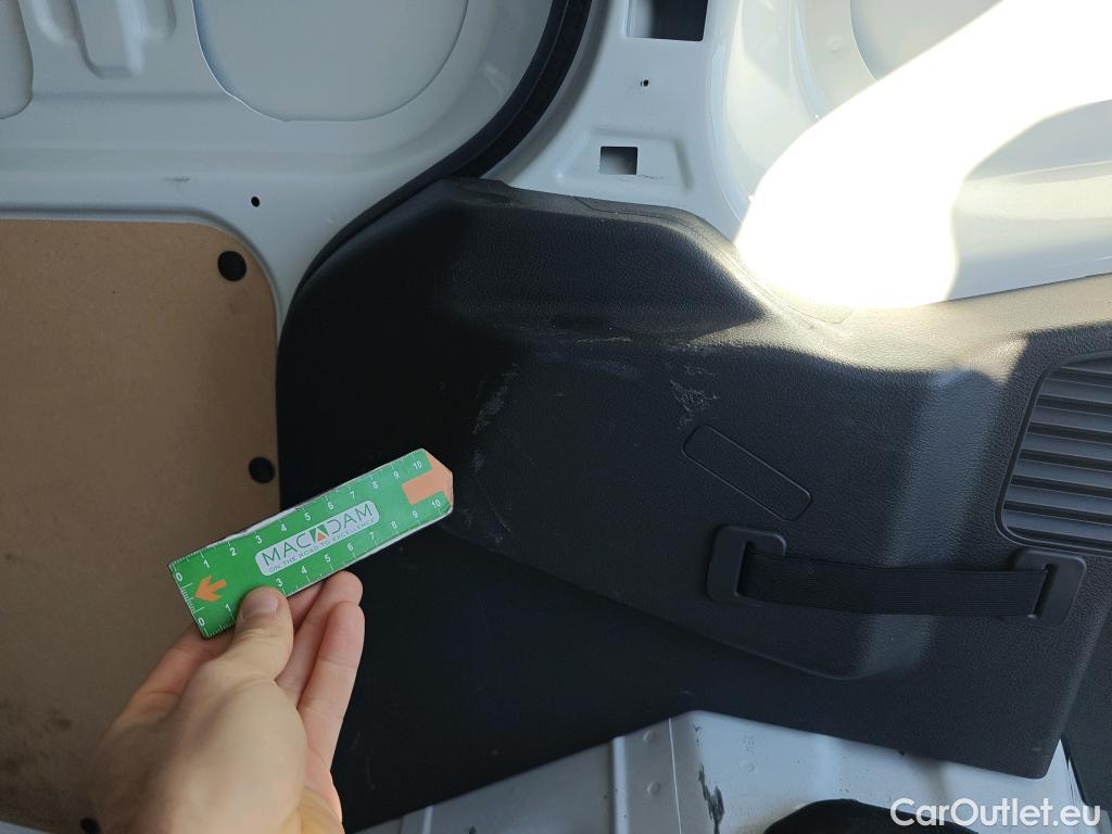  Ford  Transit FORD  Courier/2014/4P/furgón der.turis Van 1.5 TDCi 75kW Trend #47