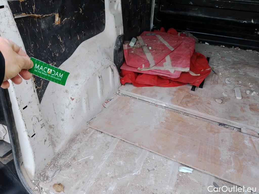  Peugeot  Expert PEUGEOT  / 2016 / 4P / furgón Furgón Premium 1.5 BlueHDi 100 Standard (AC) #9