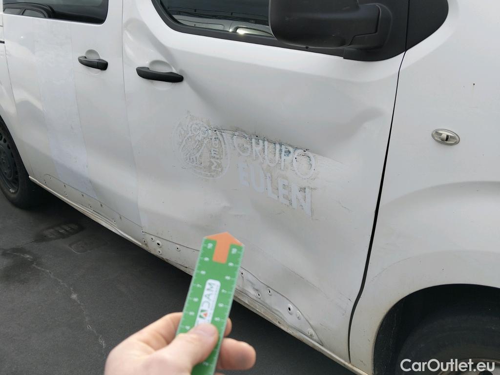  Citroen  Jumpy CITROEN  / 2016 / 4P / furgón DC Abatib Talla XL BlueHDi 120 Control  RAMPA DE ACCESO #2