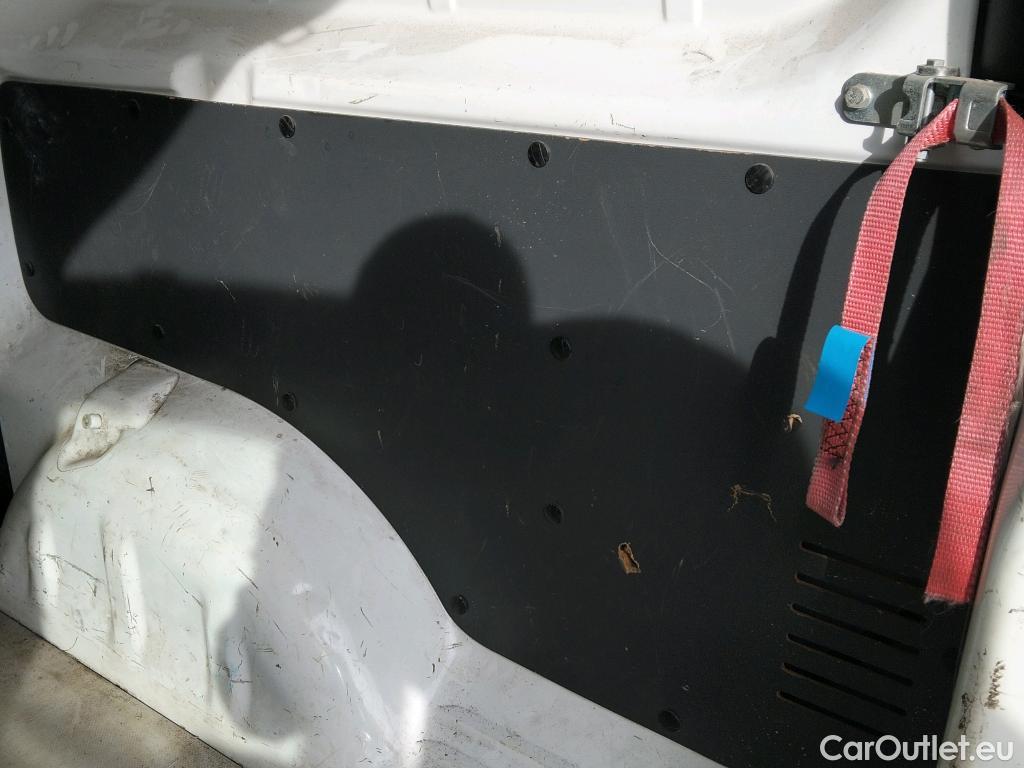  Citroen  Jumpy CITROEN  / 2016 / 4P / furgón DC Abatib Talla XL BlueHDi 120 Control  RAMPA DE ACCESO #17