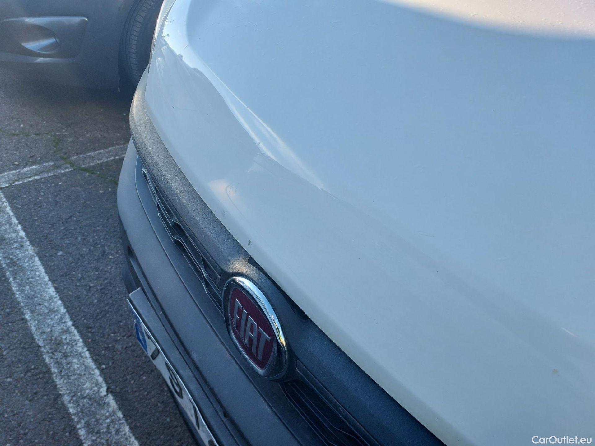  Fiat  Doblo FIAT Doblò Cargo/2015/4P/furgón derivado de turismo Cargo SX 1.3 Mjet 70 kW (95 CV) #12