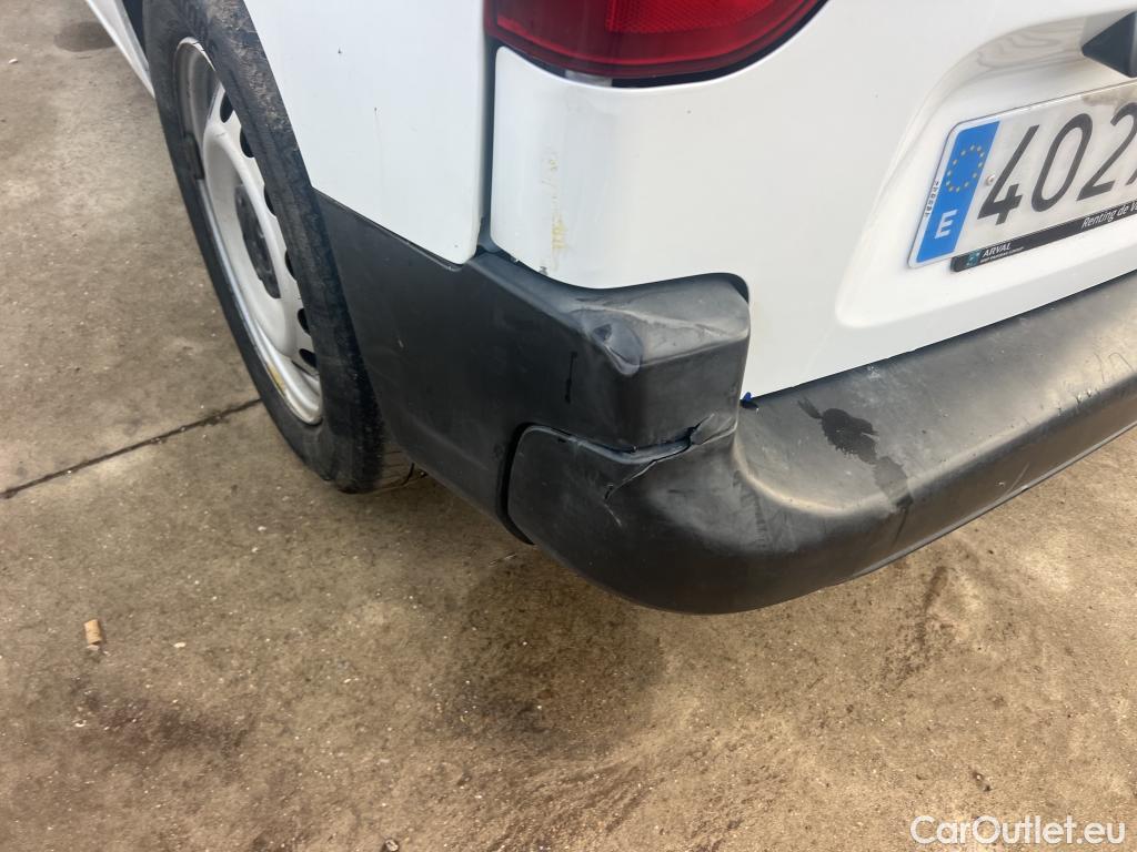  Citroen  Berlingo CITROEN  / 2018 / 4P / combi Talla M BlueHDi 100 S&S LIVE (AC) #55