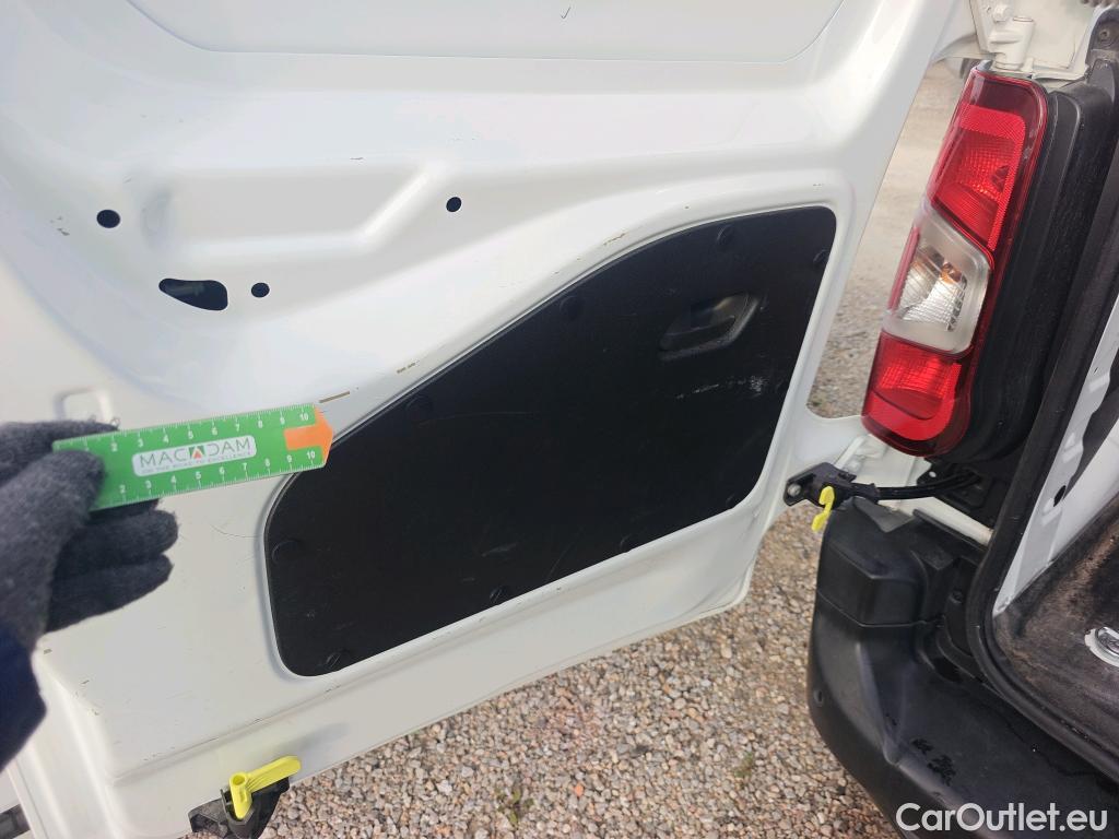  Citroen  Berlingo CITROEN  / 2018 / 4P / furgón derivado de turismo Talla M BlueHDi 130 CLUB #24