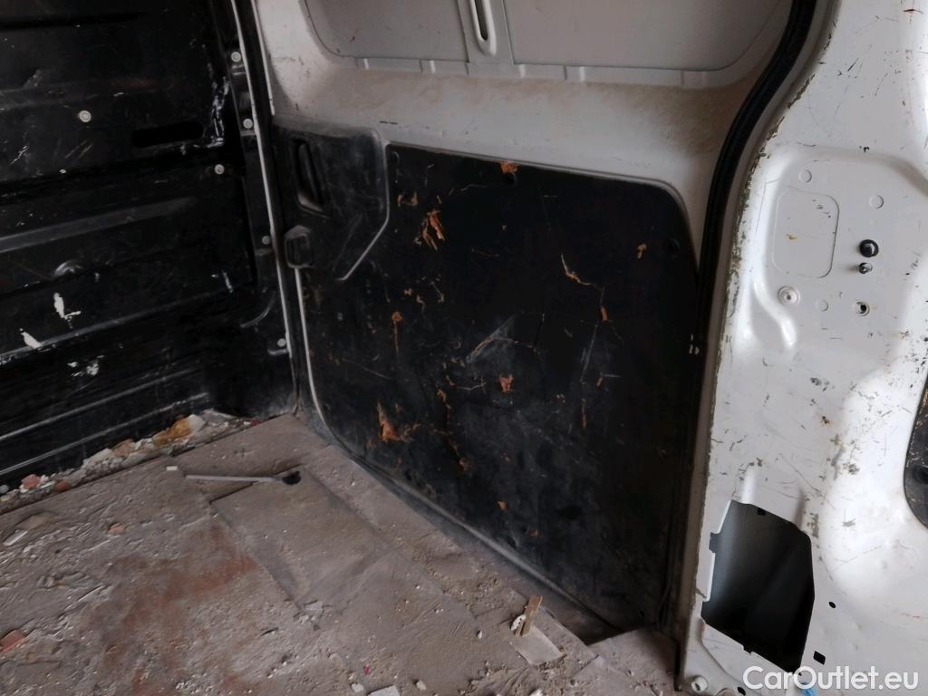  Peugeot  Expert PEUGEOT  / 2016 / 4P / furgón Furgón Premium 1.5 BlueHDi 100 Standard (AC) #21