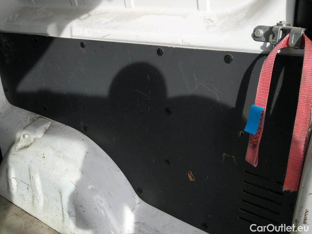  Citroen  Jumpy CITROEN  / 2016 / 4P / furgón DC Abatib Talla XL BlueHDi 120 Control  RAMPA DE ACCESO #18